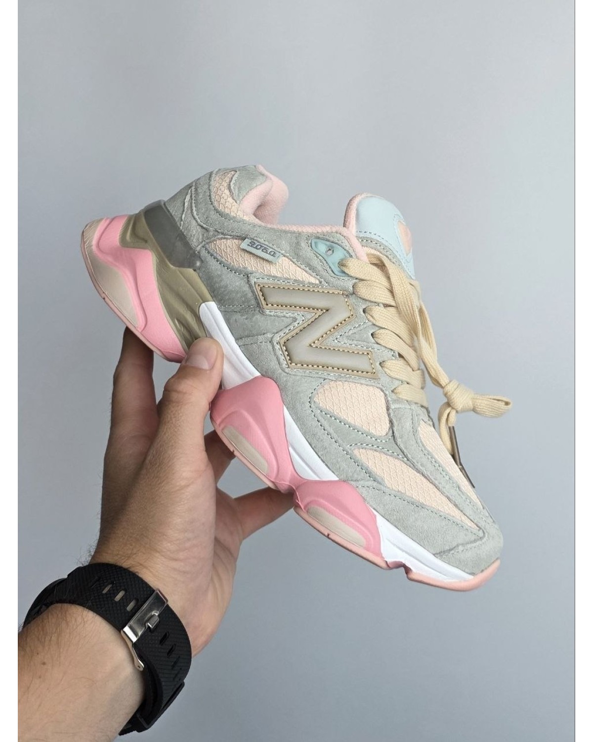 New Balance 9060 Gore-Tex Grey Pink