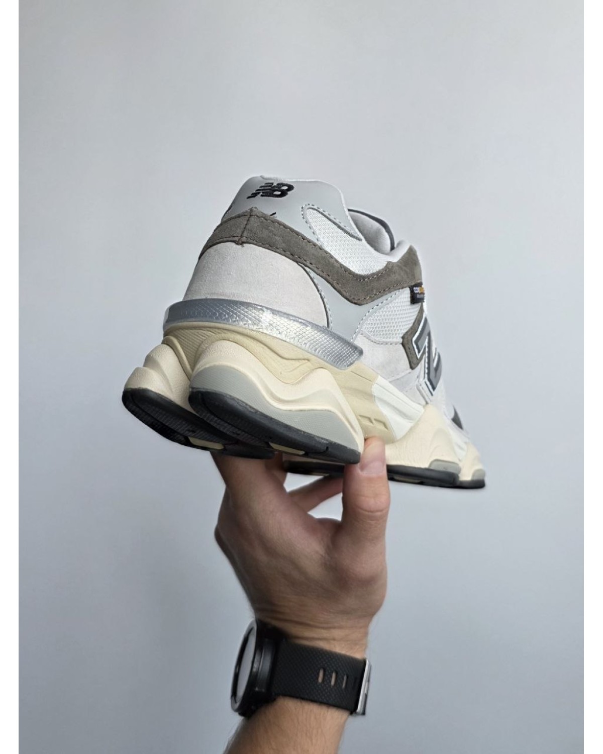 New Balance 9060 Gore-Tex Light Grey