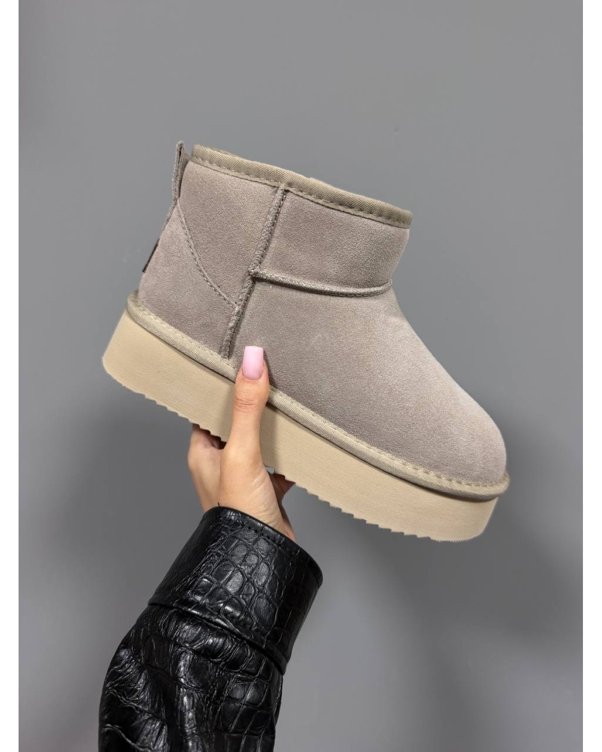 UGG Ultra Mini Platform Latte Suede