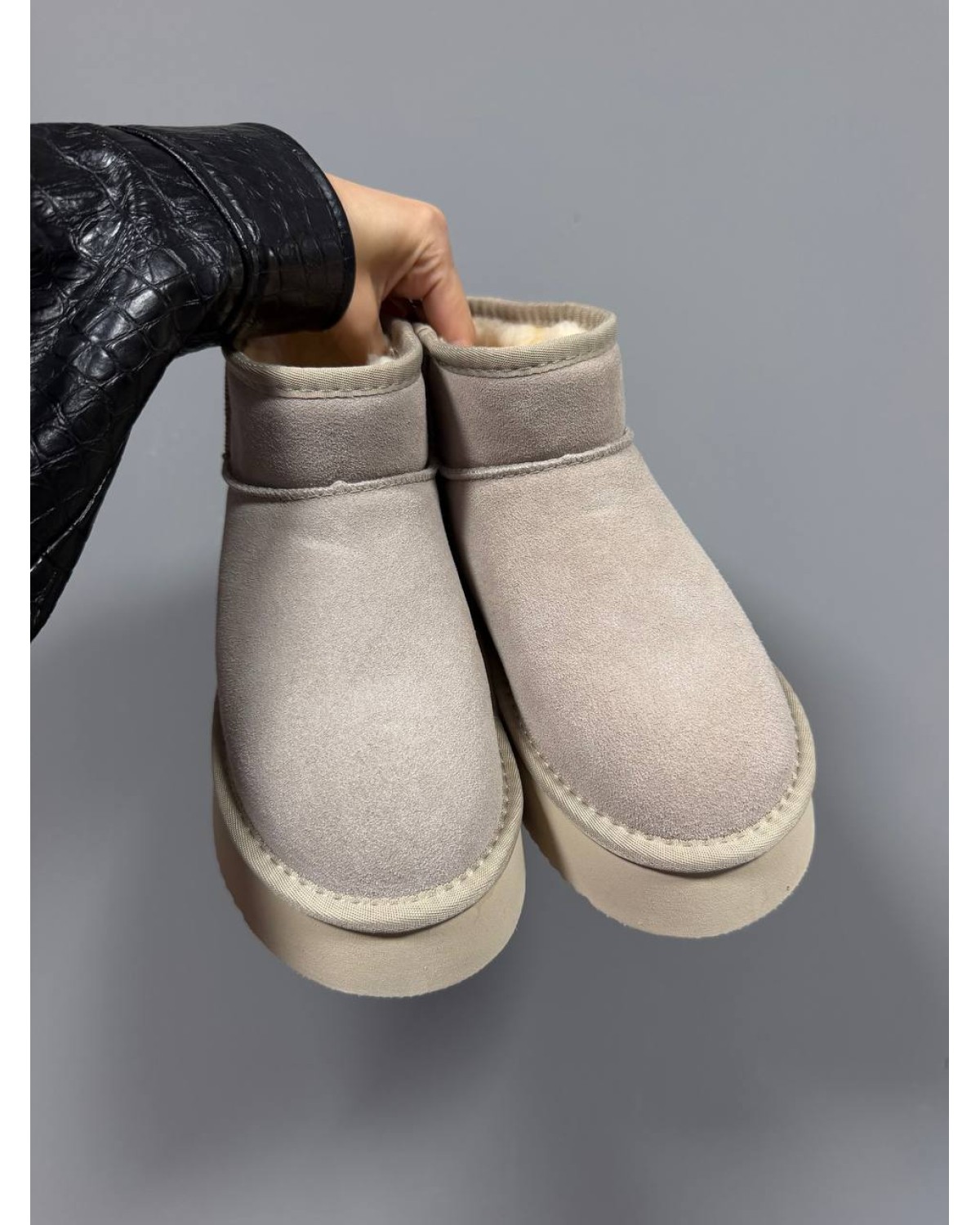 UGG Ultra Mini Platform Latte Suede UGG Ultra Mini Platform Latte Suede