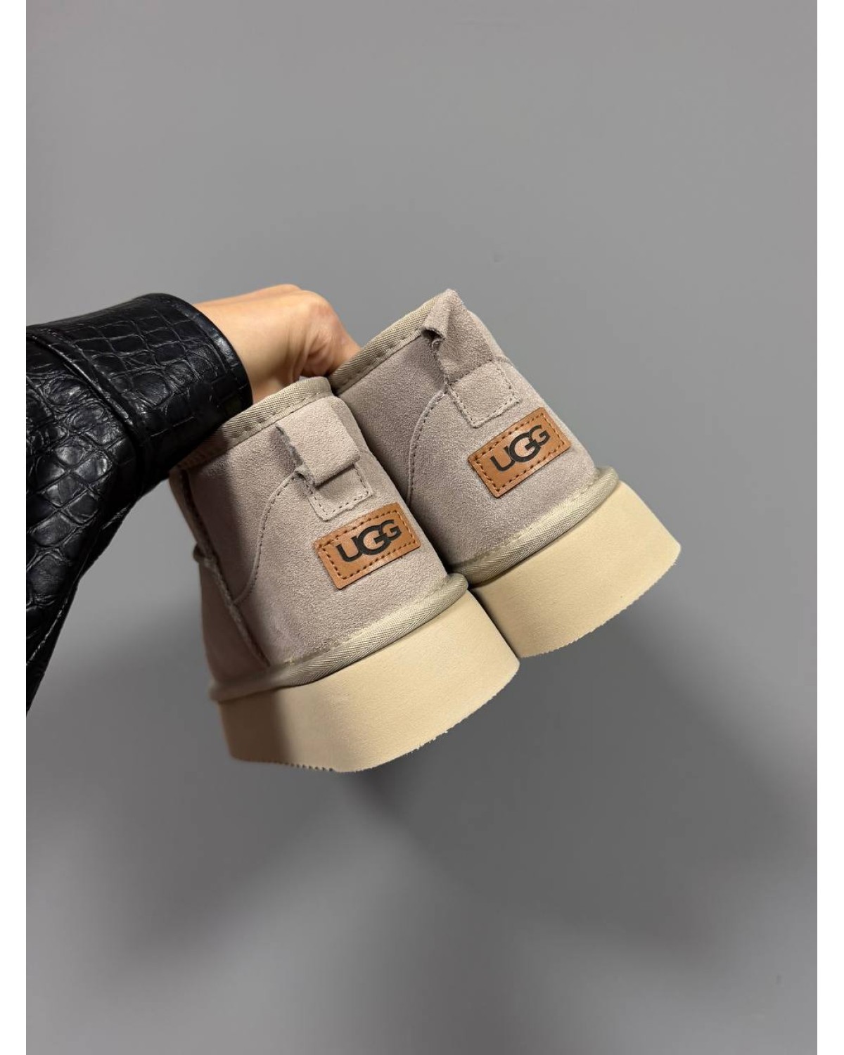 UGG Ultra Mini Platform Latte Suede