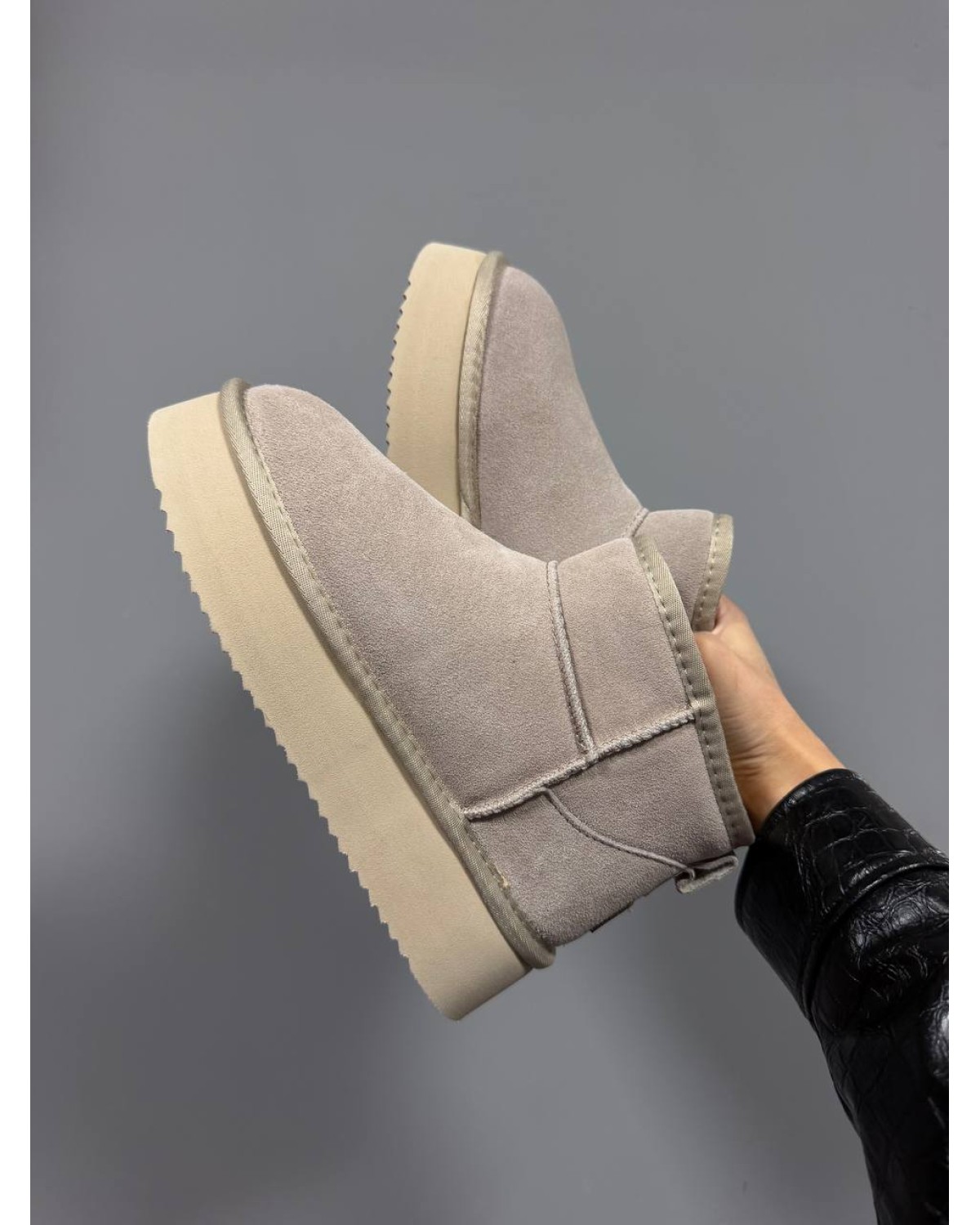 UGG Ultra Mini Platform Latte Suede UGG Ultra Mini Platform Latte Suede