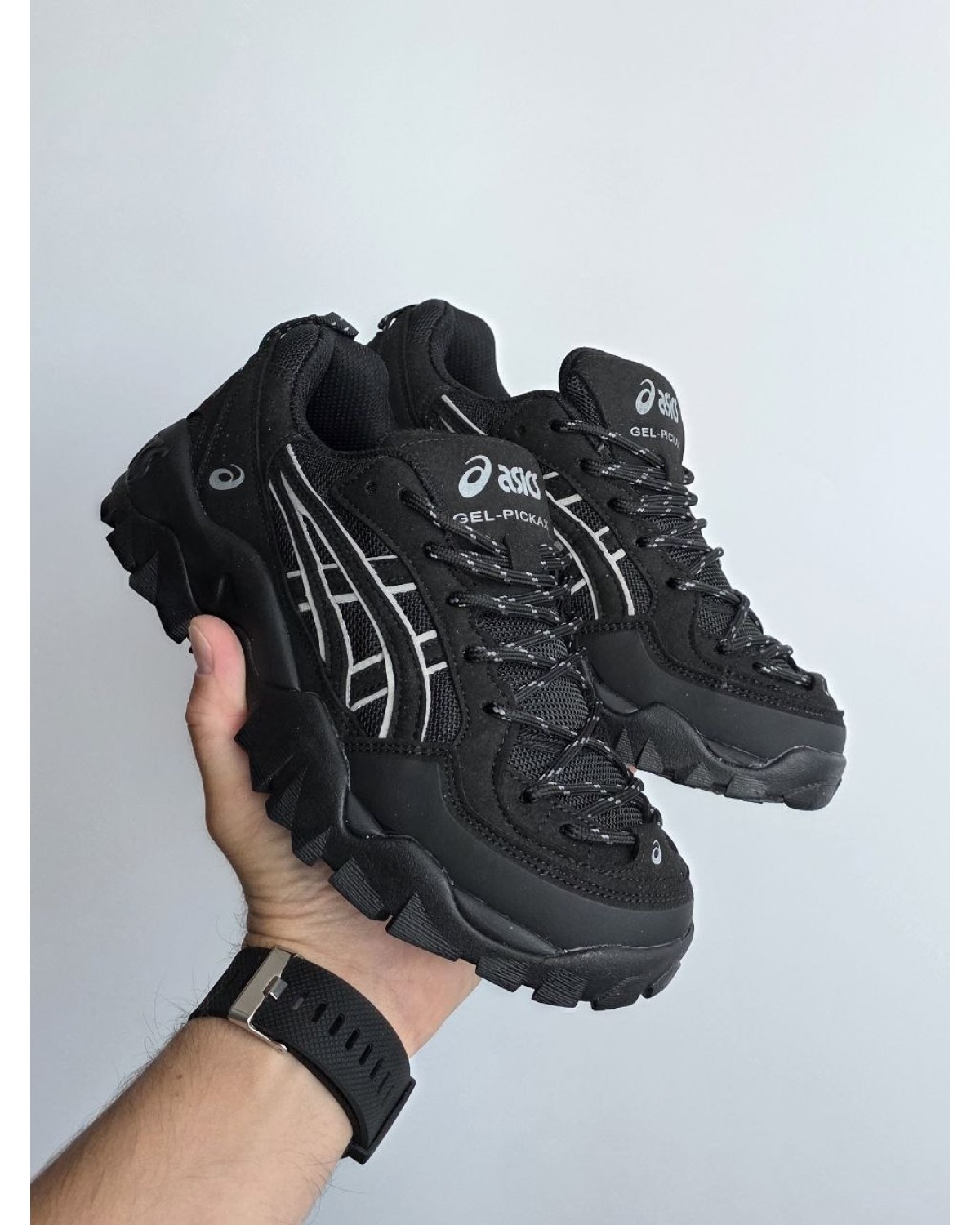 Asics Gel-Pickax Black