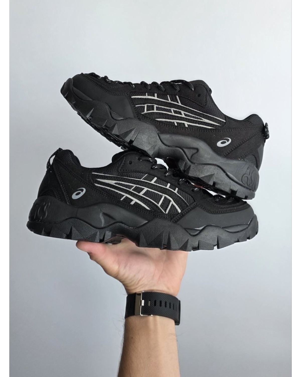 Asics Gel-Pickax Black