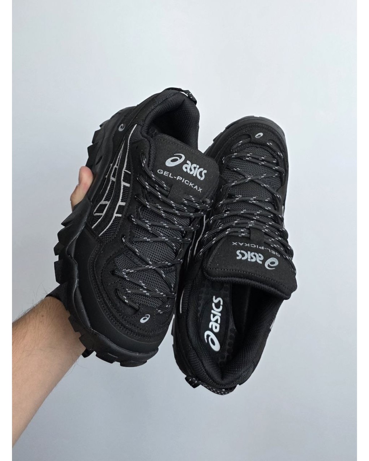 Asics Gel-Pickax Black