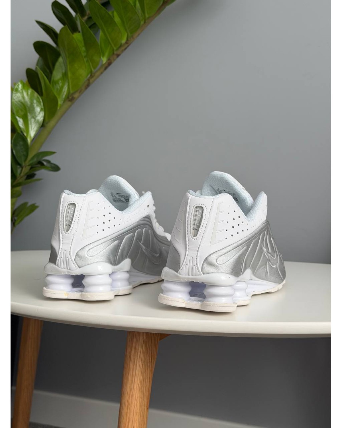 Nike Shox R4 White Silver