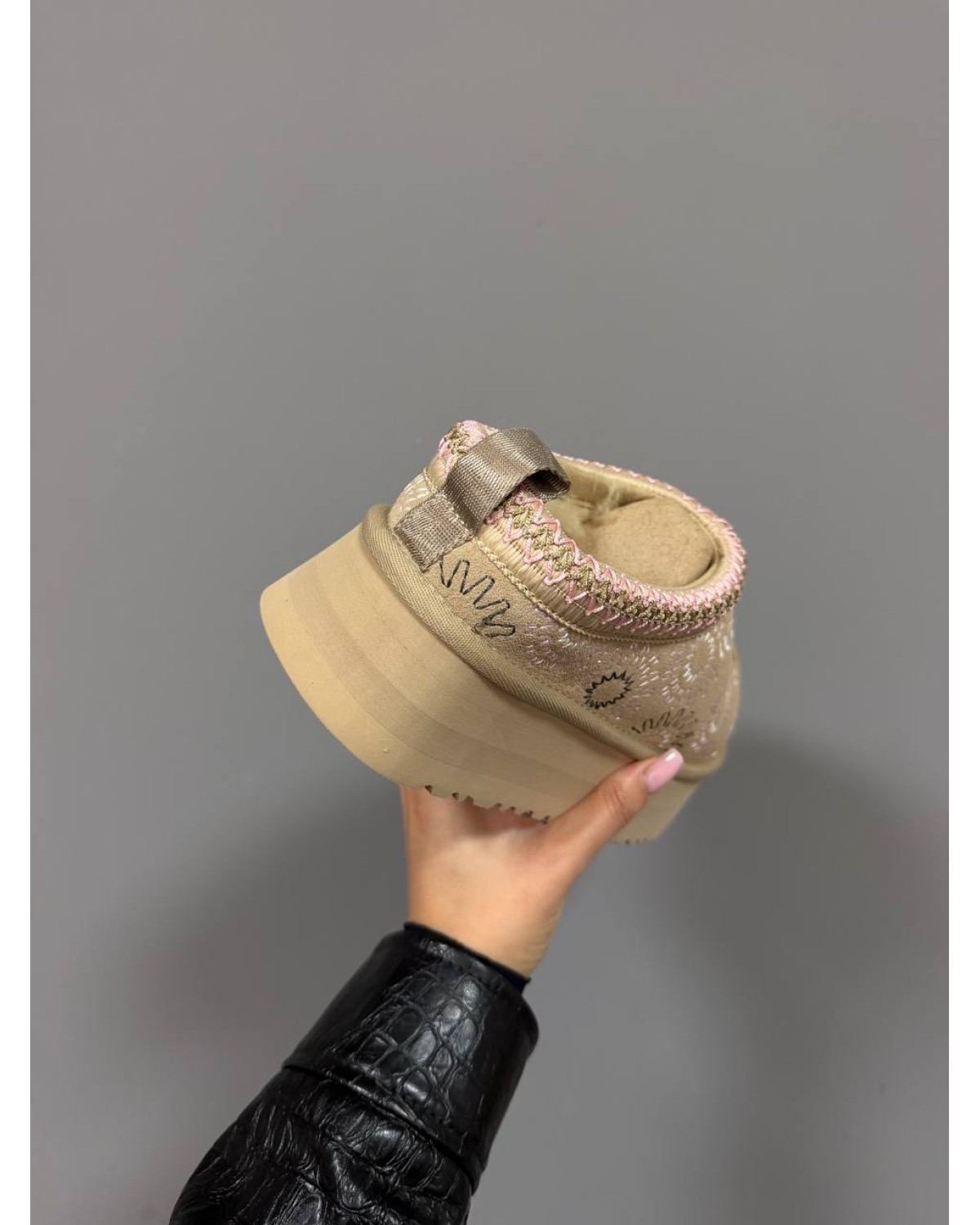 UGG Tazz Sun Stitch
