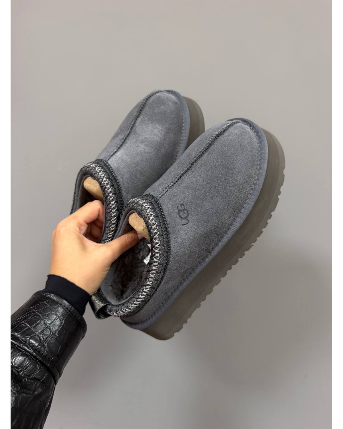UGG Tazz Obsidian Grey