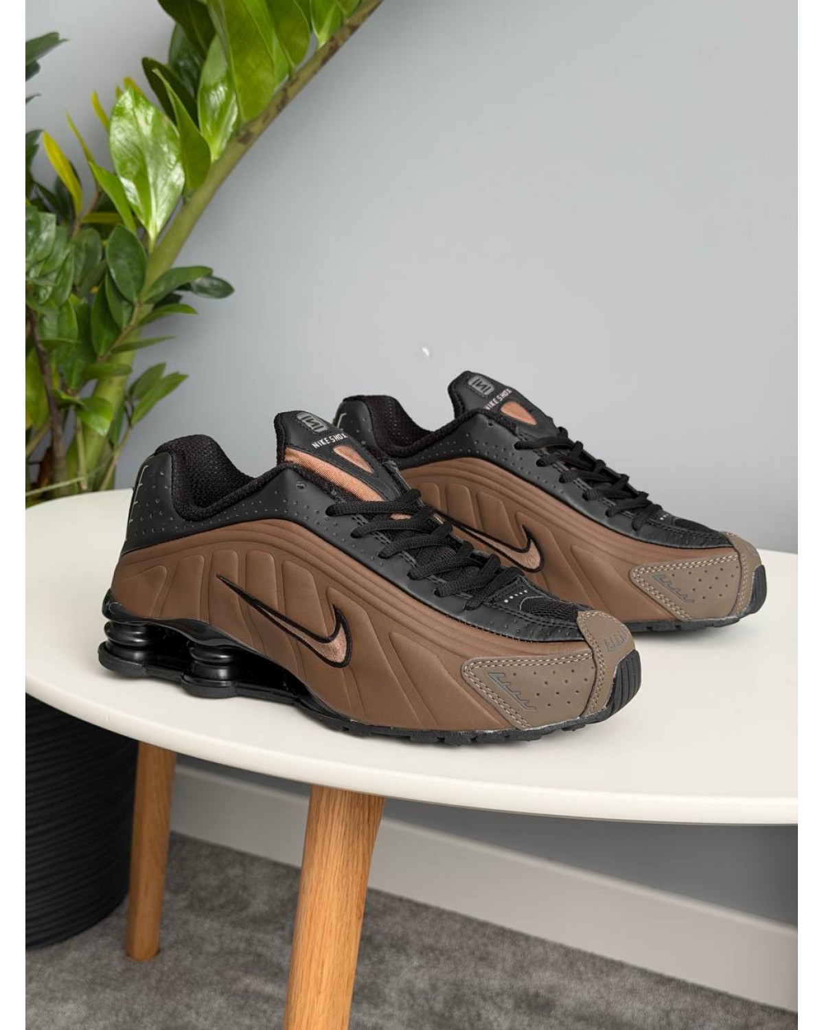 Nike Shox R4 Black Brown