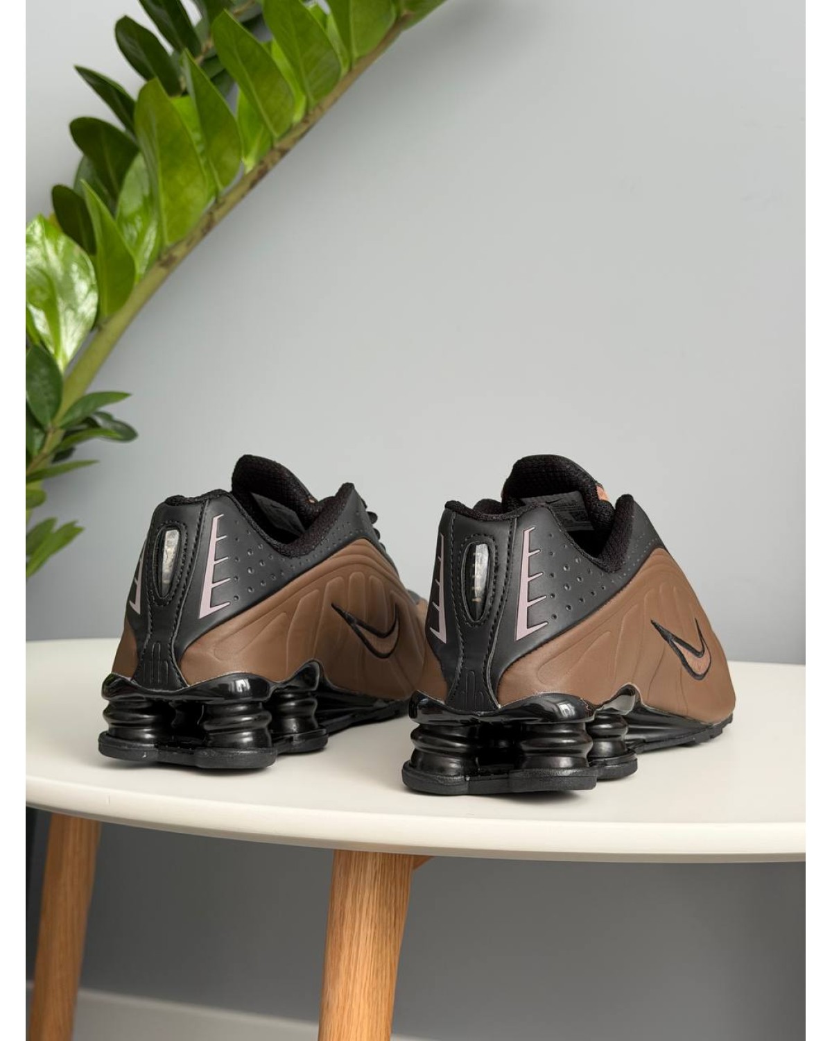 Nike Shox R4 Black Brown Nike Shox R4 Black Brown