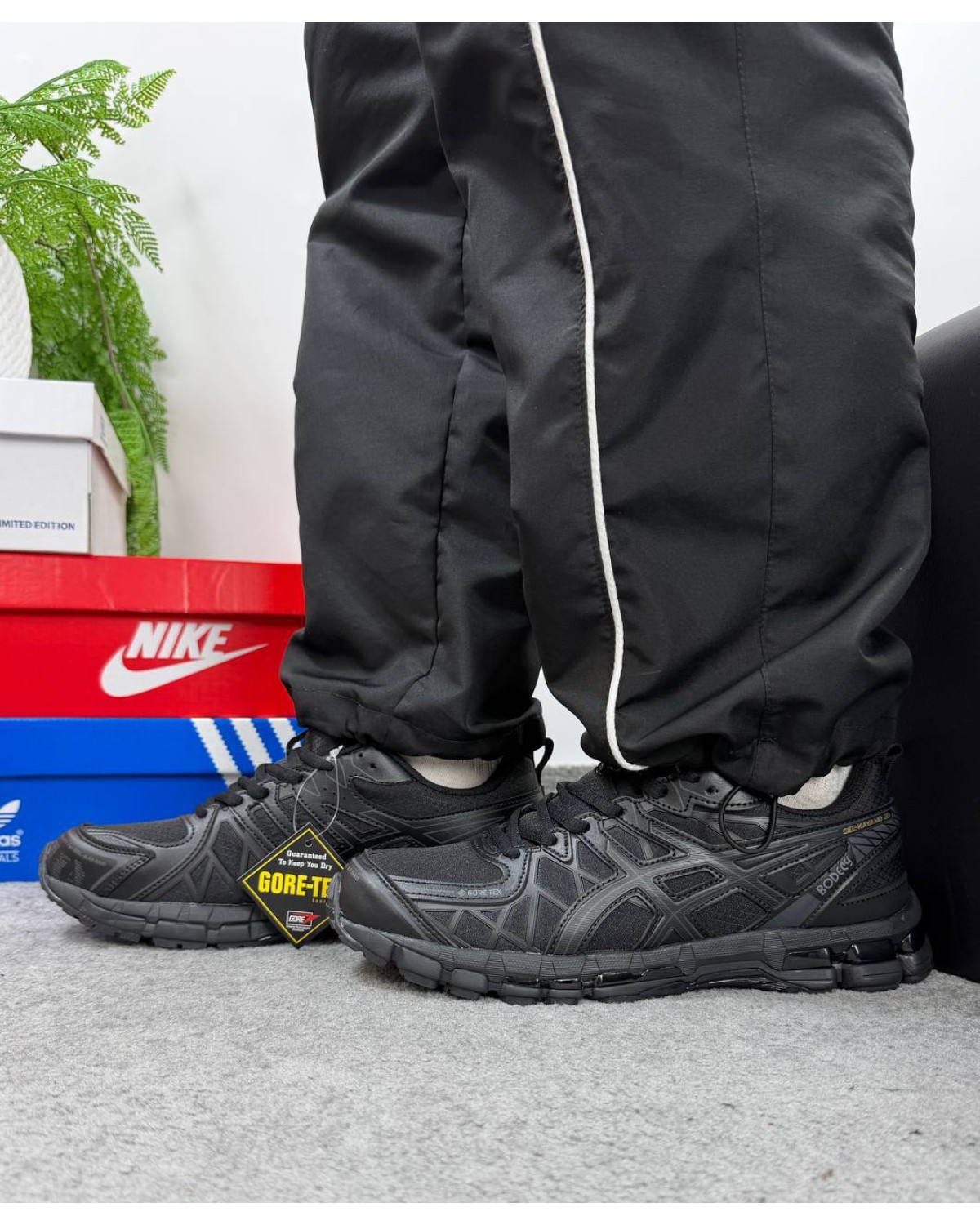 Asics Gel-Kayano 20 Black Gore Tex