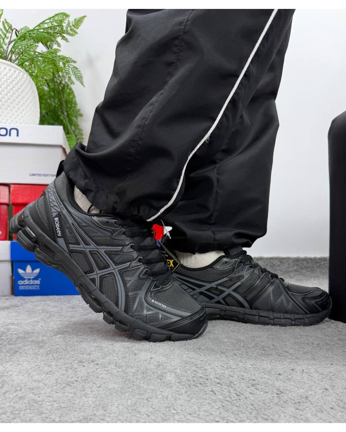 Asics Gel-Kayano 20 Black Grey Gore Tex