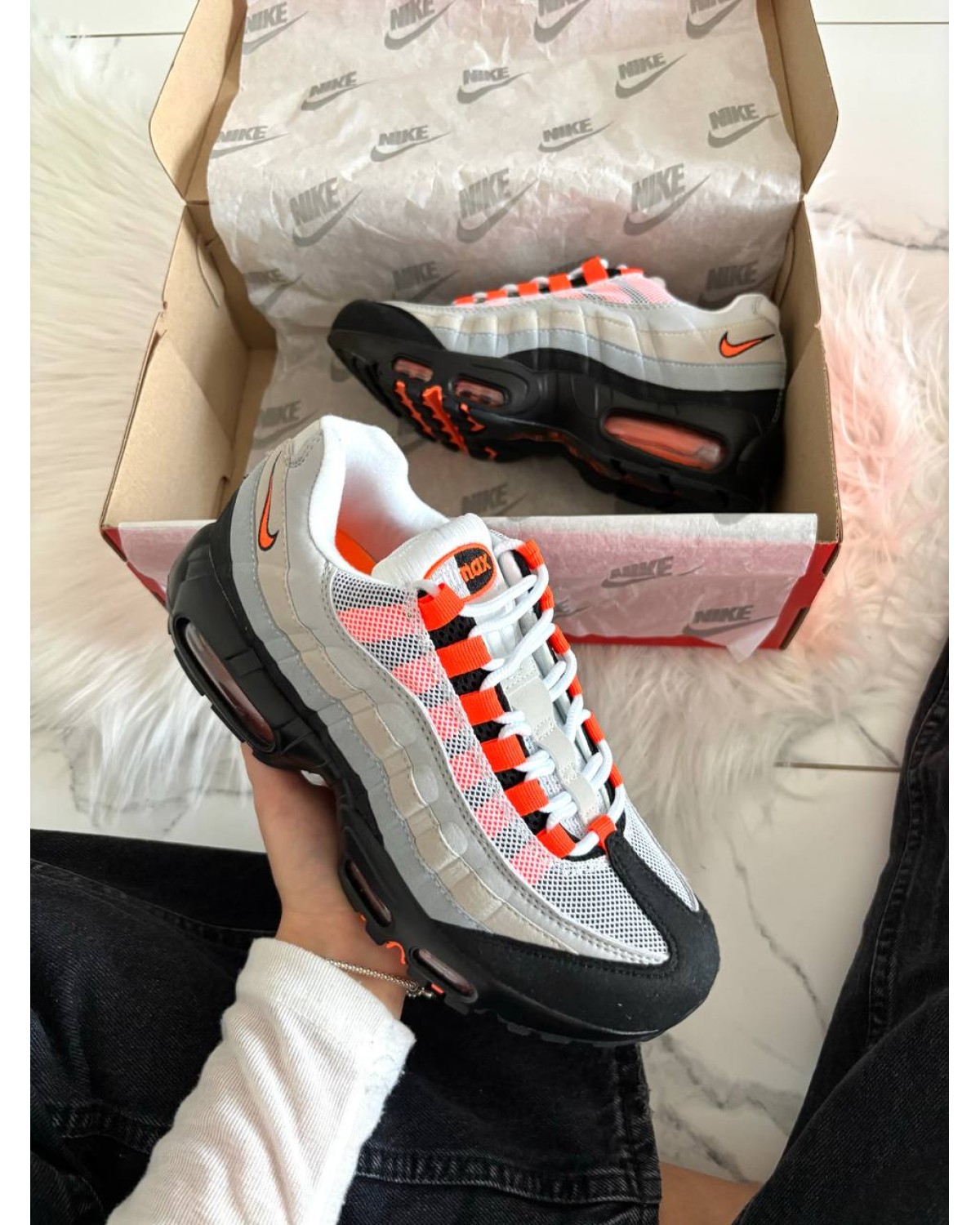 Nike Air Max 95 OG Bright Mandarin V2 Nike Air Max 95 OG Bright Mandarin V2