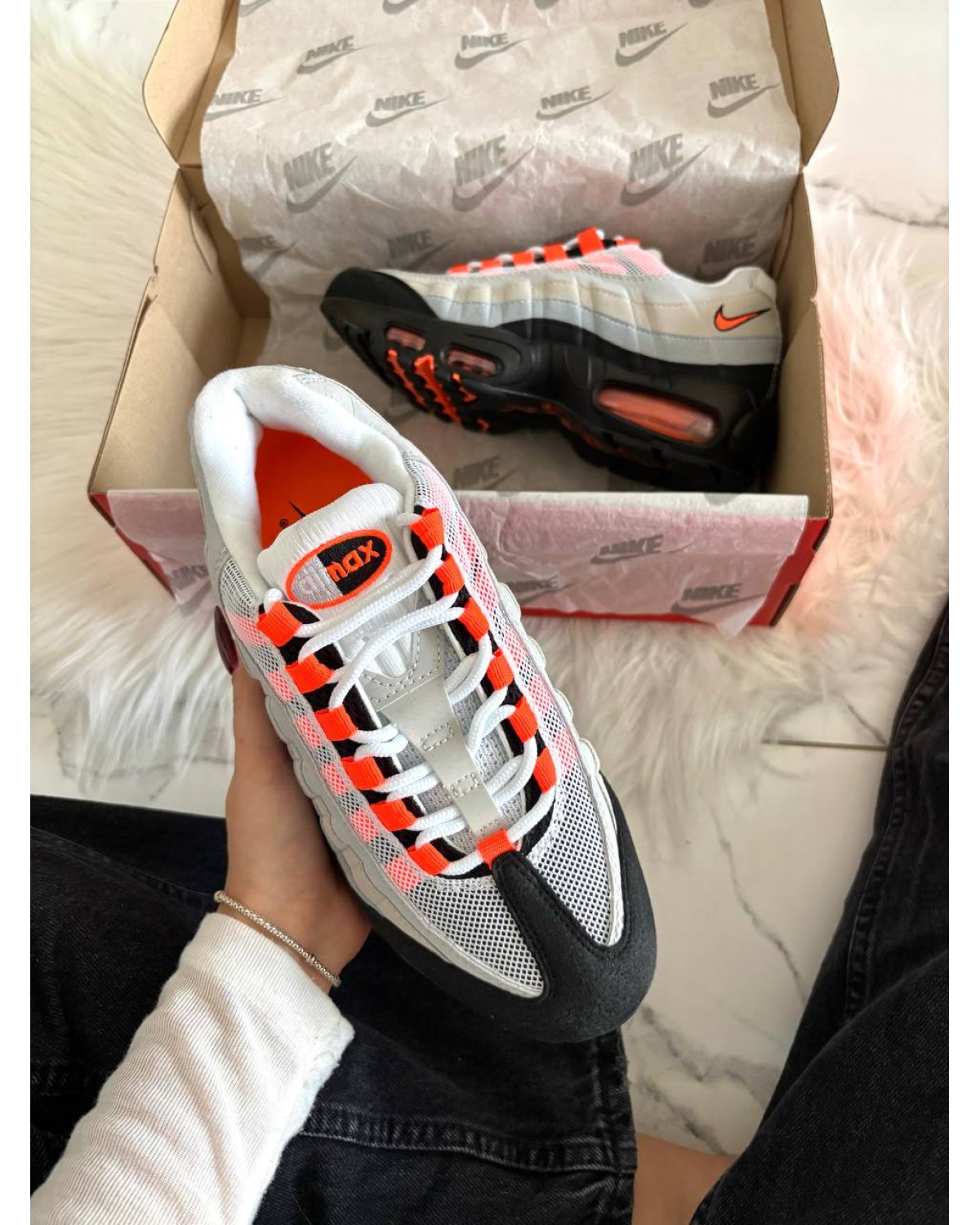 Nike Air Max 95 OG Bright Mandarin V2 Nike Air Max 95 OG Bright Mandarin V2