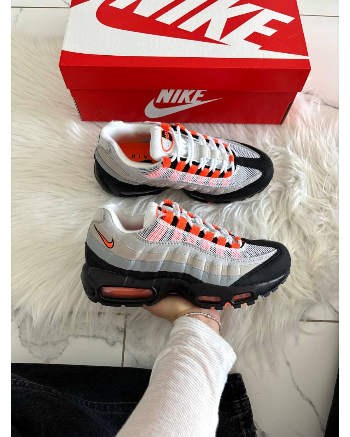 Nike Air Max 95 OG Bright Mandarin V2 Nike Air Max 95 OG Bright Mandarin V2