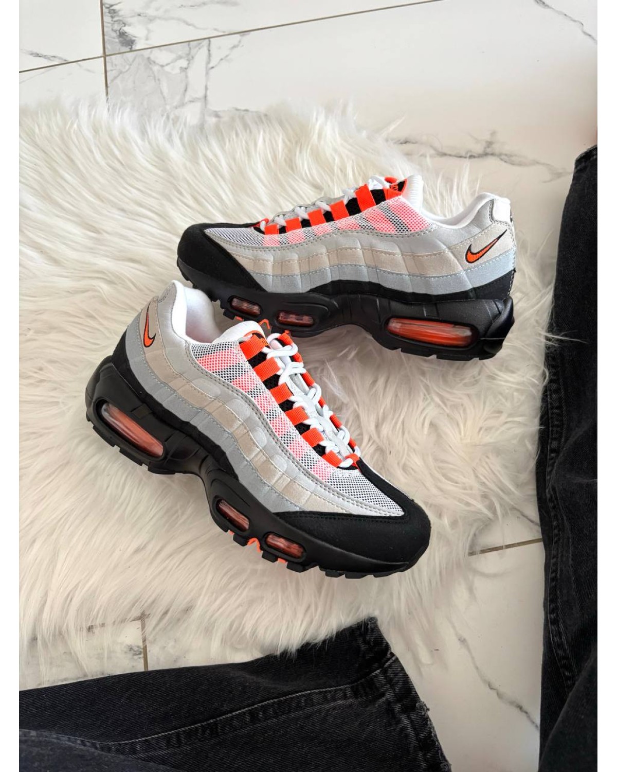 Nike Air Max 95 OG Bright Mandarin V2 Nike Air Max 95 OG Bright Mandarin V2
