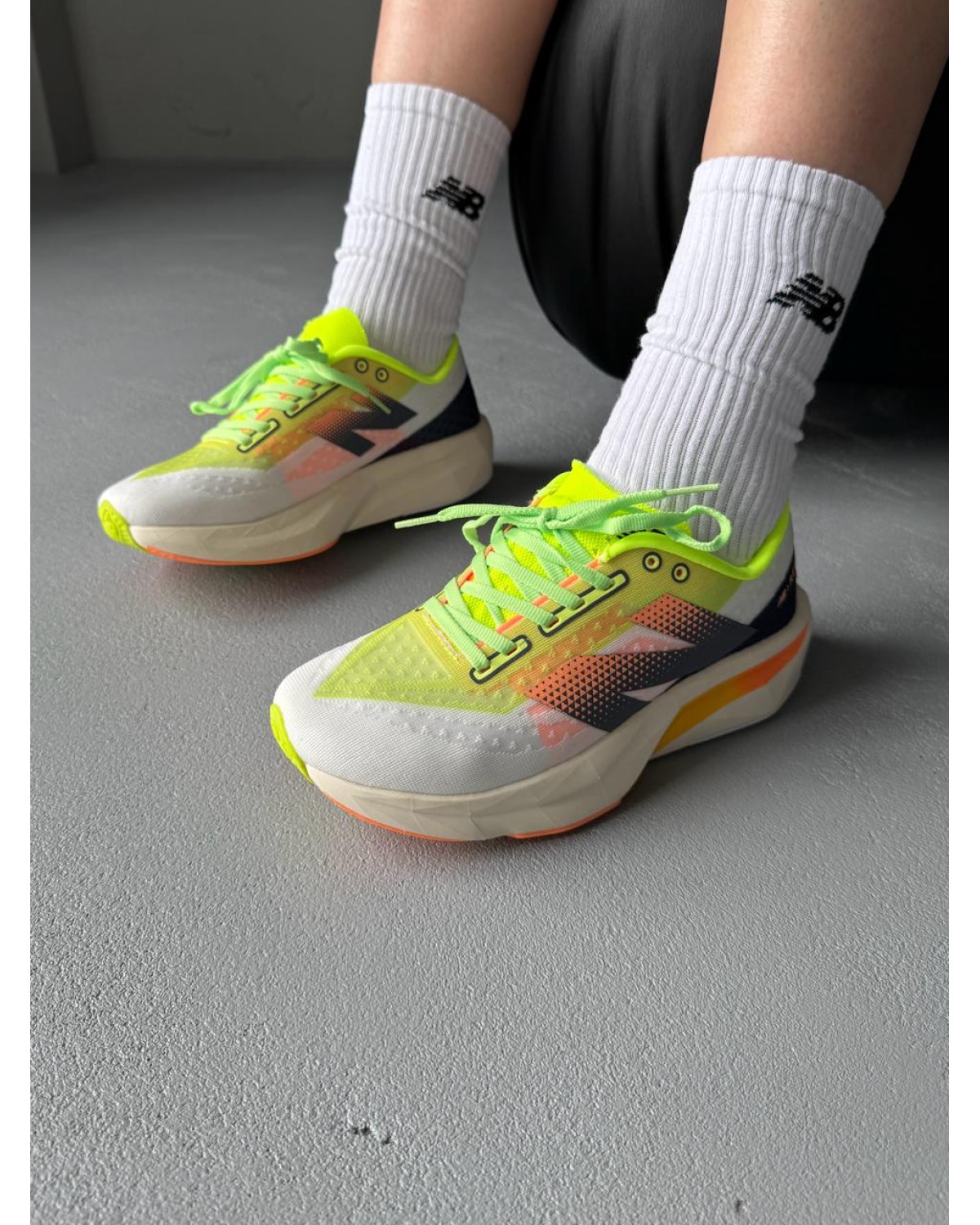New Balance Fuelcell Rebel V4 Lime/Orange