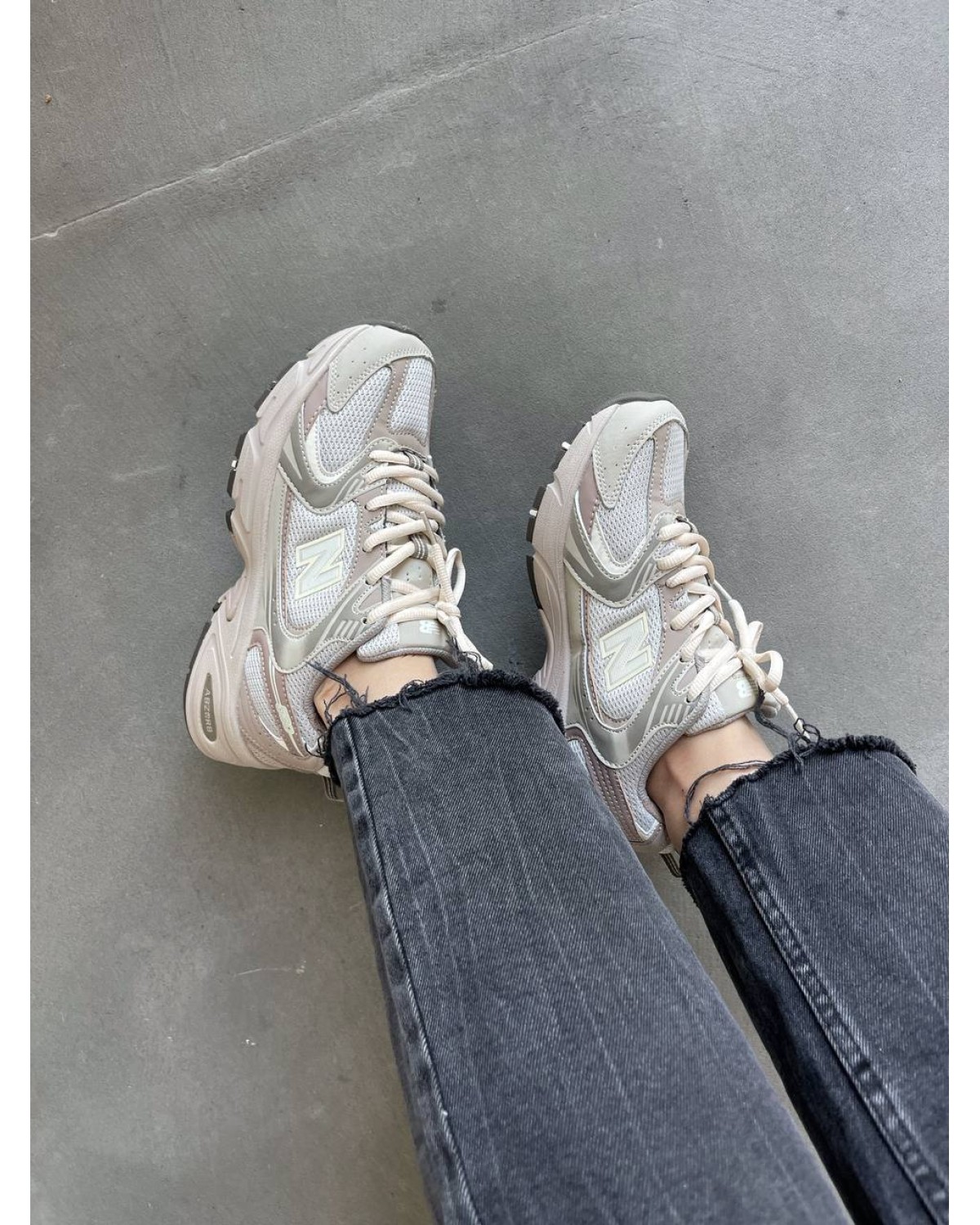 New Balance 530 Cream Beige