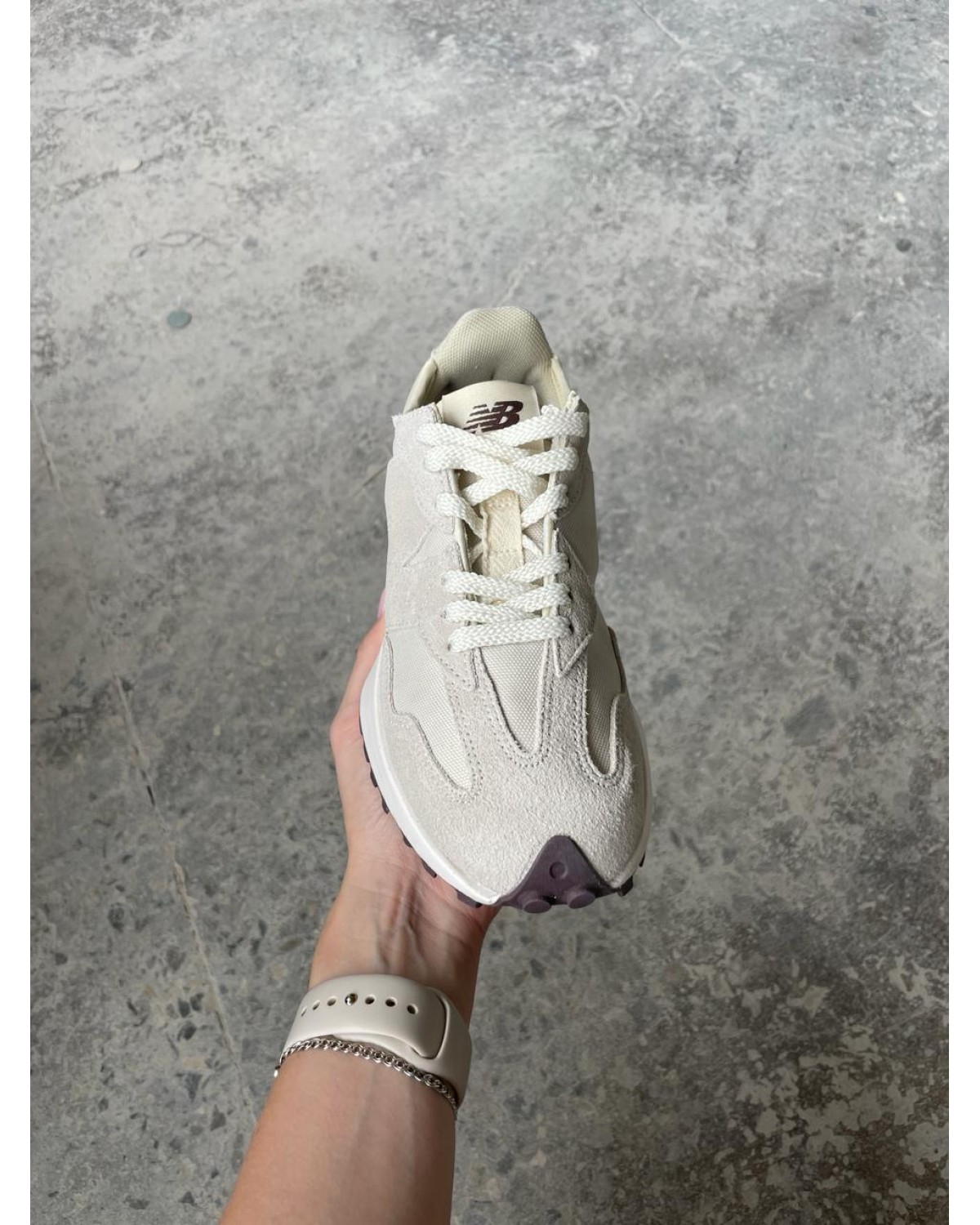 New Balance 327