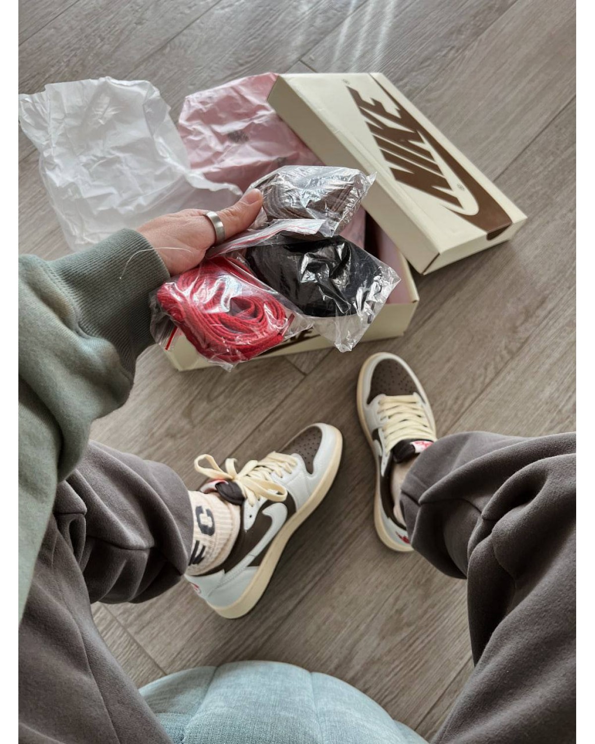 Jordan 1 Retro Low OG SP Travis Scott Reverse Mocha