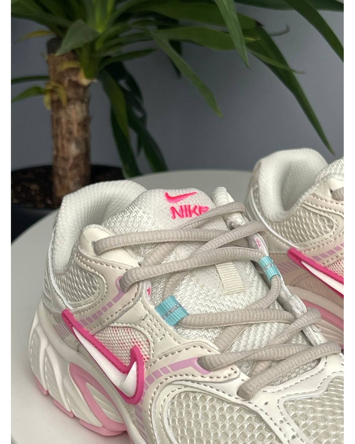 Nike V5 RNR Beige Pink Nike V5 RNR Beige Pink