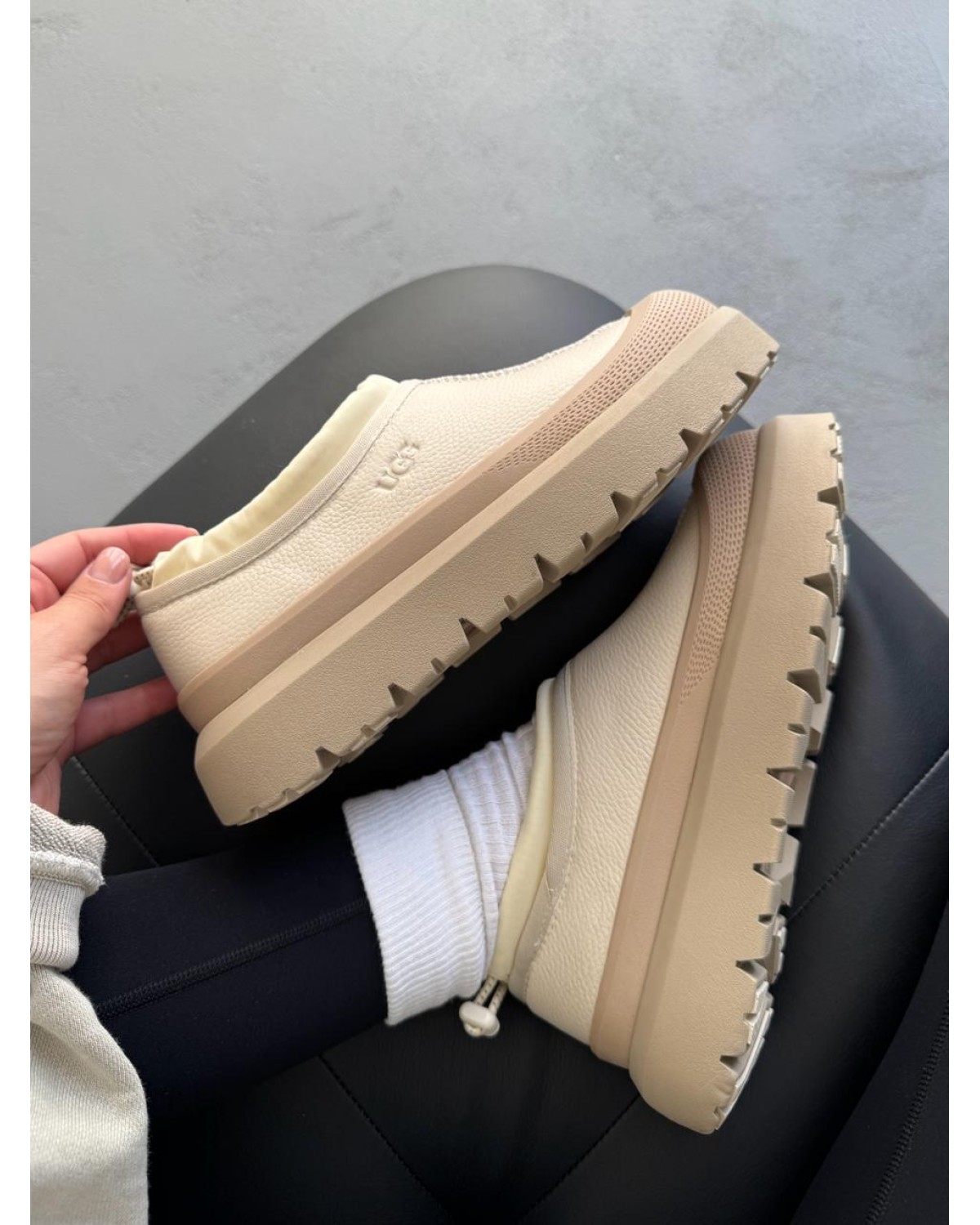 Ugg Tasman Hybrid Beige