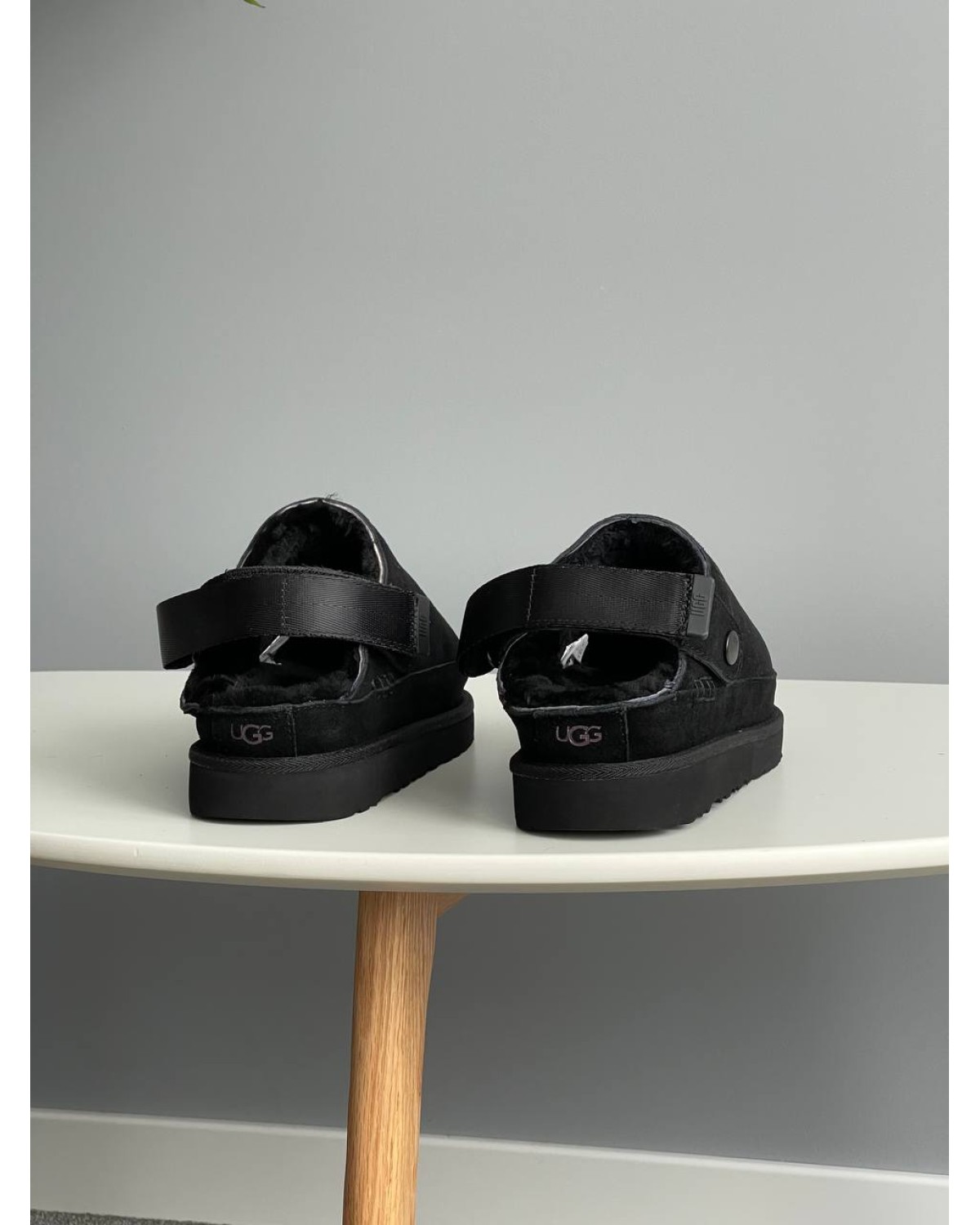 UGG Goldenstar Clog Black