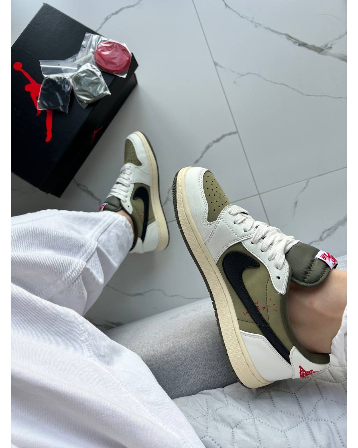 Jorgan 1 Low x Travis Scott OG SP Reverse Olive Medium Jorgan 1 Low x Travis Scott OG SP Reverse Olive Medium