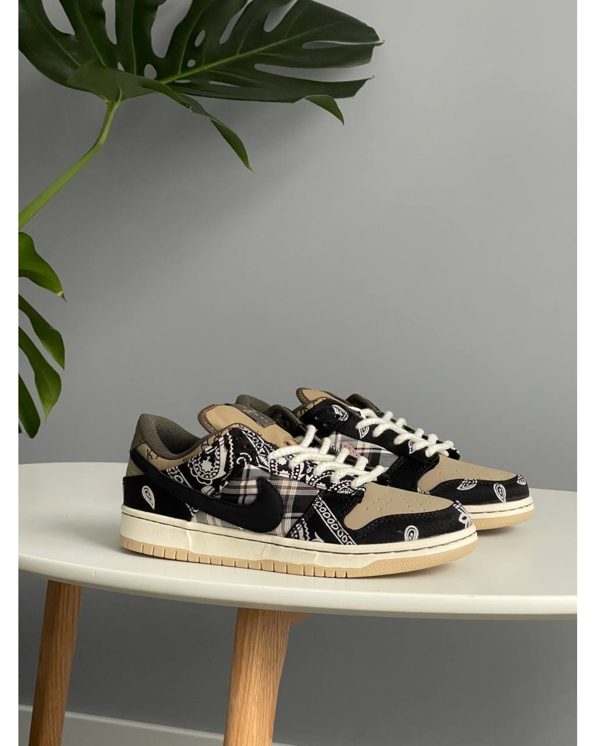 Nike SB Dunk Low x Travis Scott