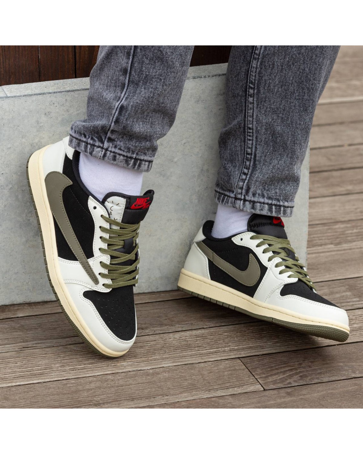 Nike Air Jordan 1 Low x Travis Scott Olive Nike Air Jordan 1 Low x Travis Scott Olive
