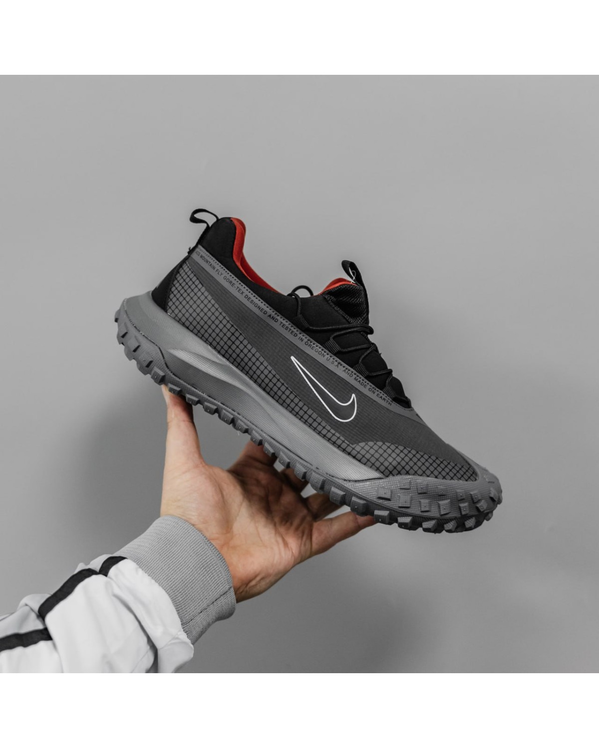 Nike ACG Mountain Fly Nike ACG Mountain Fly