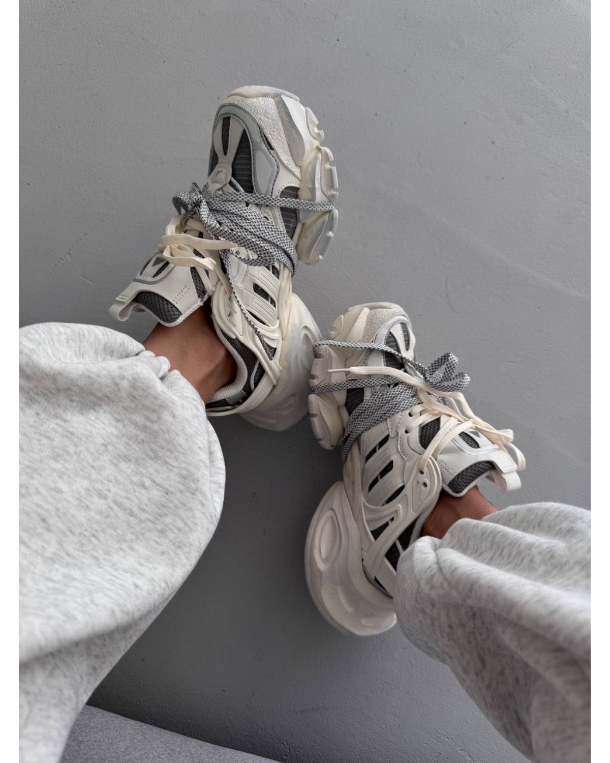 Adidas XLG Runner Dirty White / Silver Adidas XLG Runner Dirty White / Silver