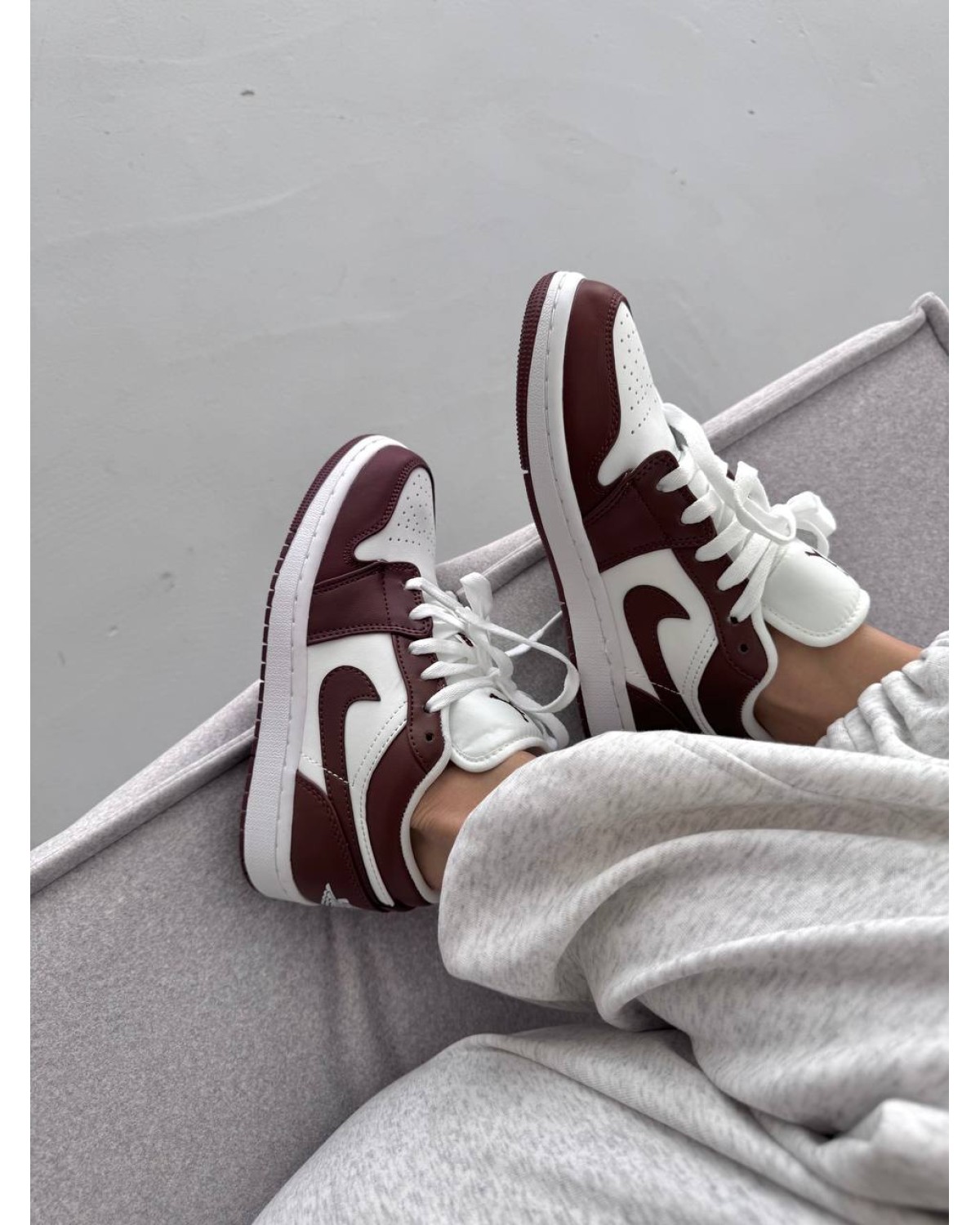 Nike Air Jordan Retro 1 Low Burgundy / White