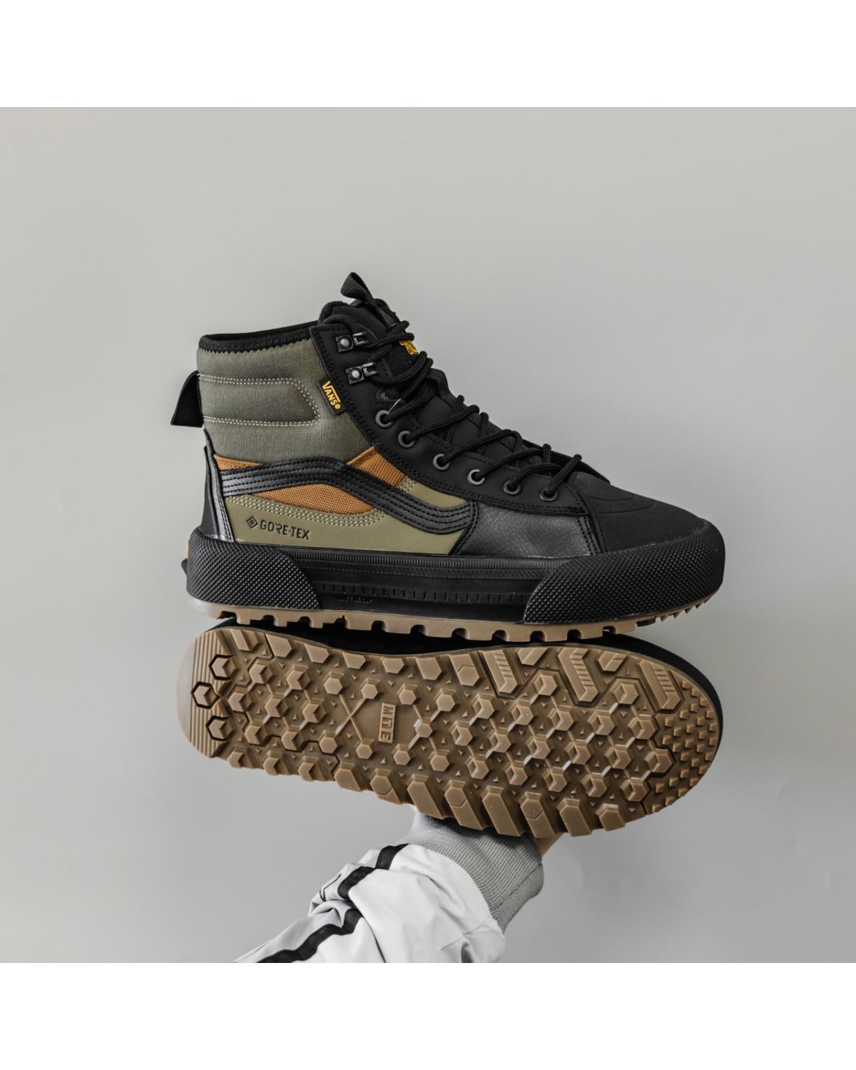 Vans Old Skool MTE 1 Gore Tex HI Black Khaki