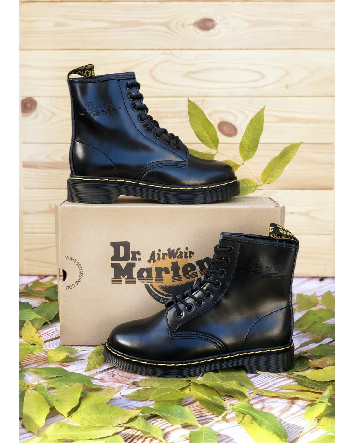 Dr. Martens Black