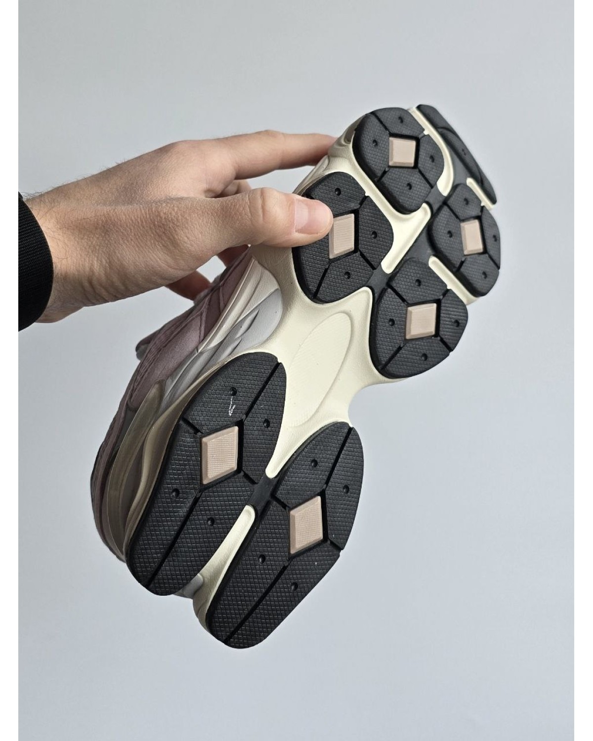 New Balance 9060 Soft Pink/Grey