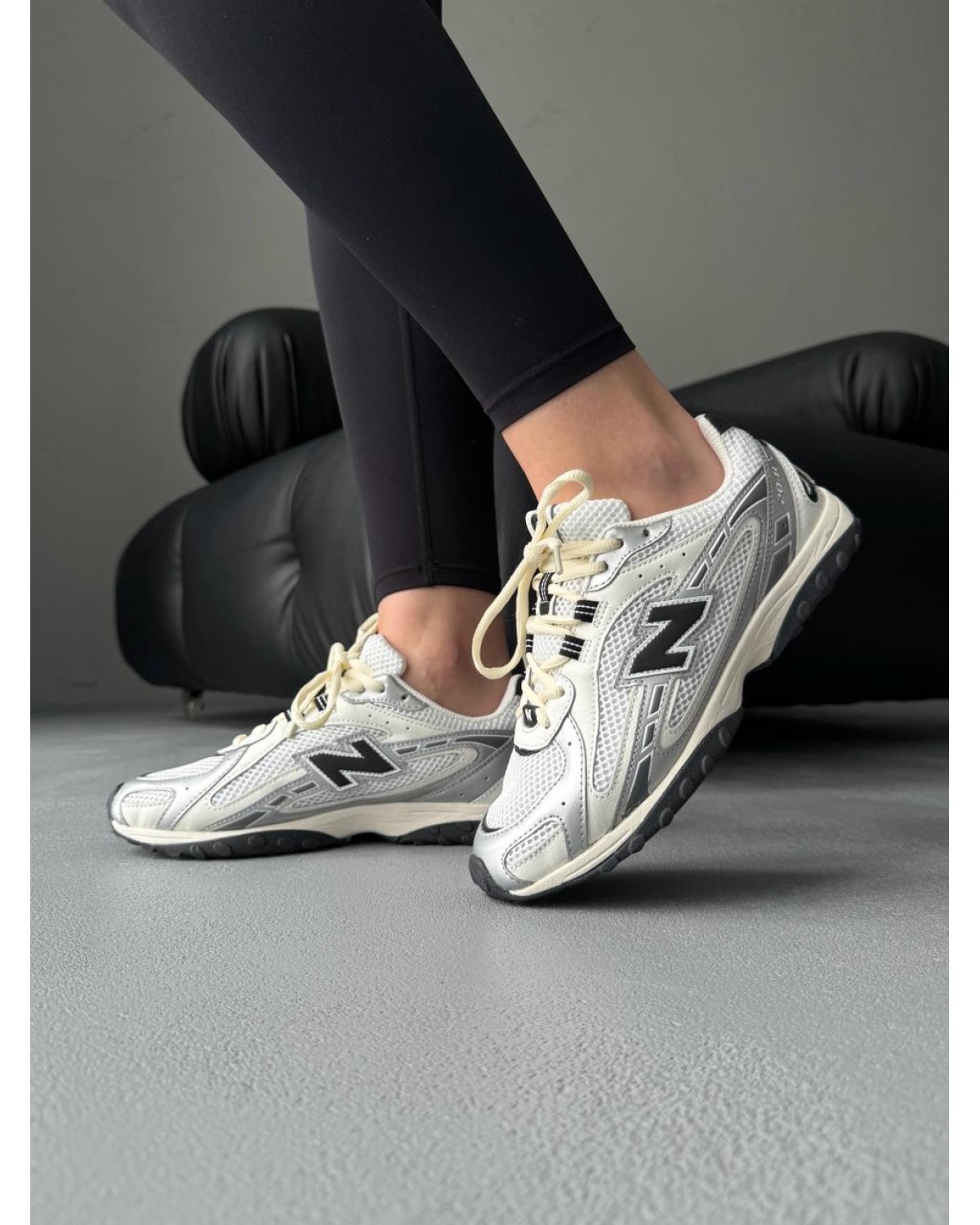 New Balance 204L Silvel/Black