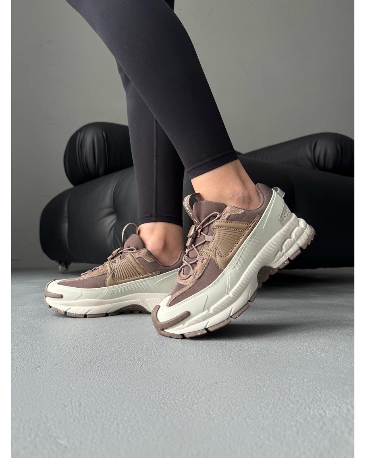 Nike Air Zoom Vomero Roam Light Bone Mink Brown Nike Air Zoom Vomero Roam Light Bone Mink Brown