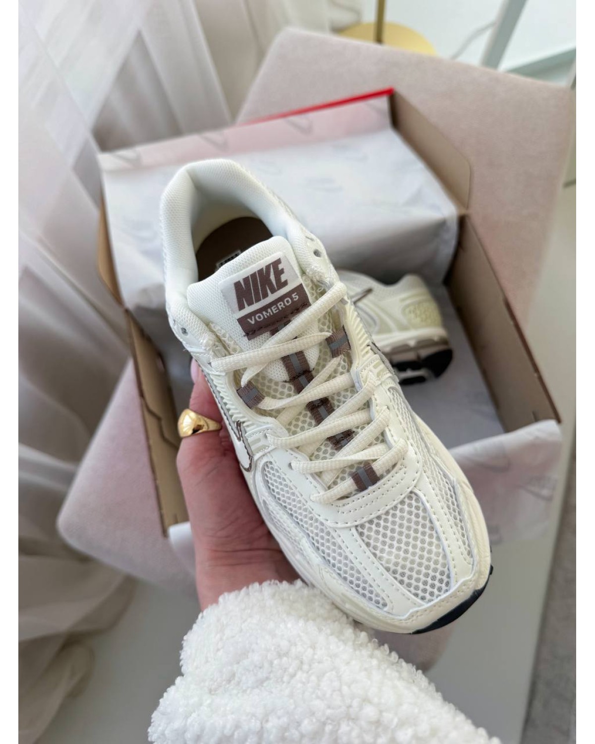 Nike Zoom Roam Vomero 5 Sail Mink Brown