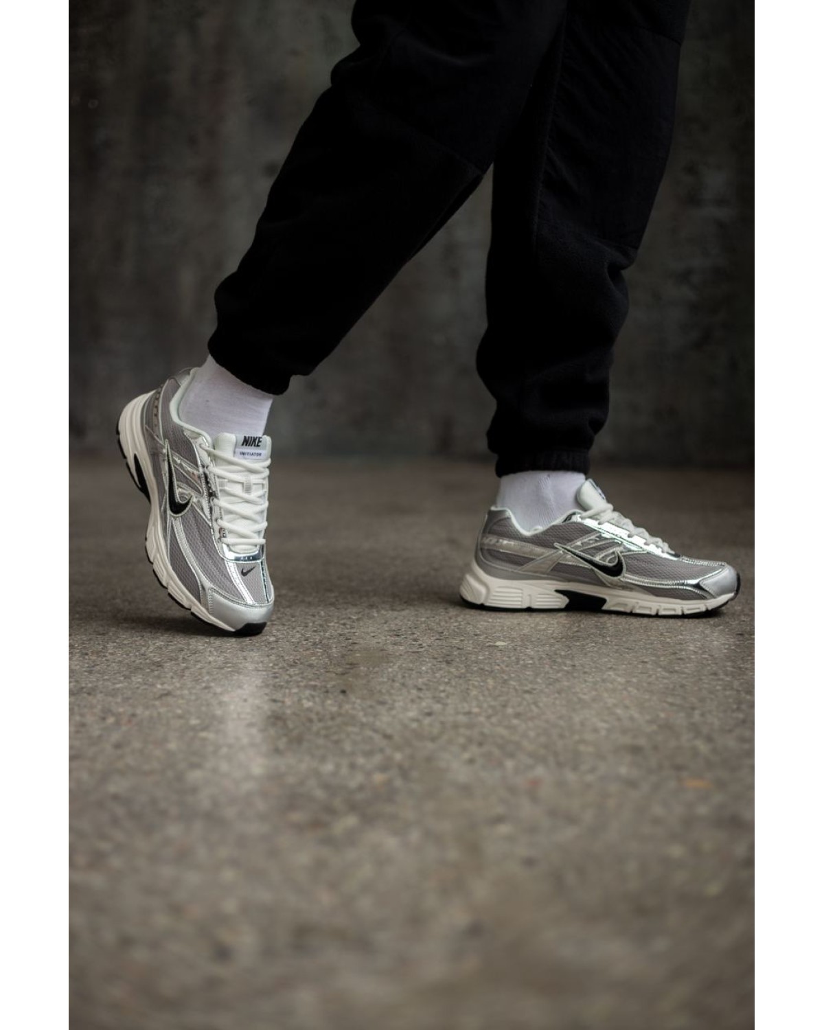 Nike Initiator Silver/White/Black Nike Initiator Silver/White/Black