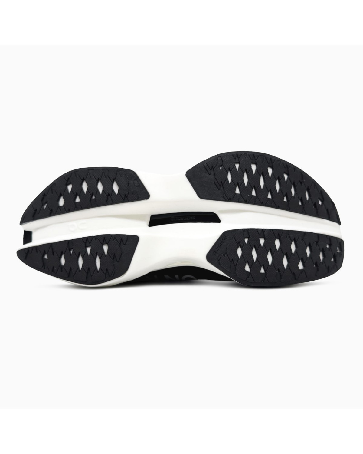 ON Cloudboom Max White/Black