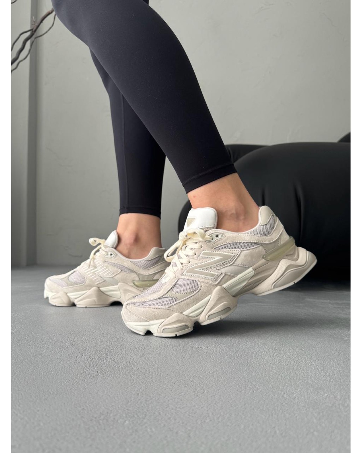 New Balance 9060 Beige/Pink