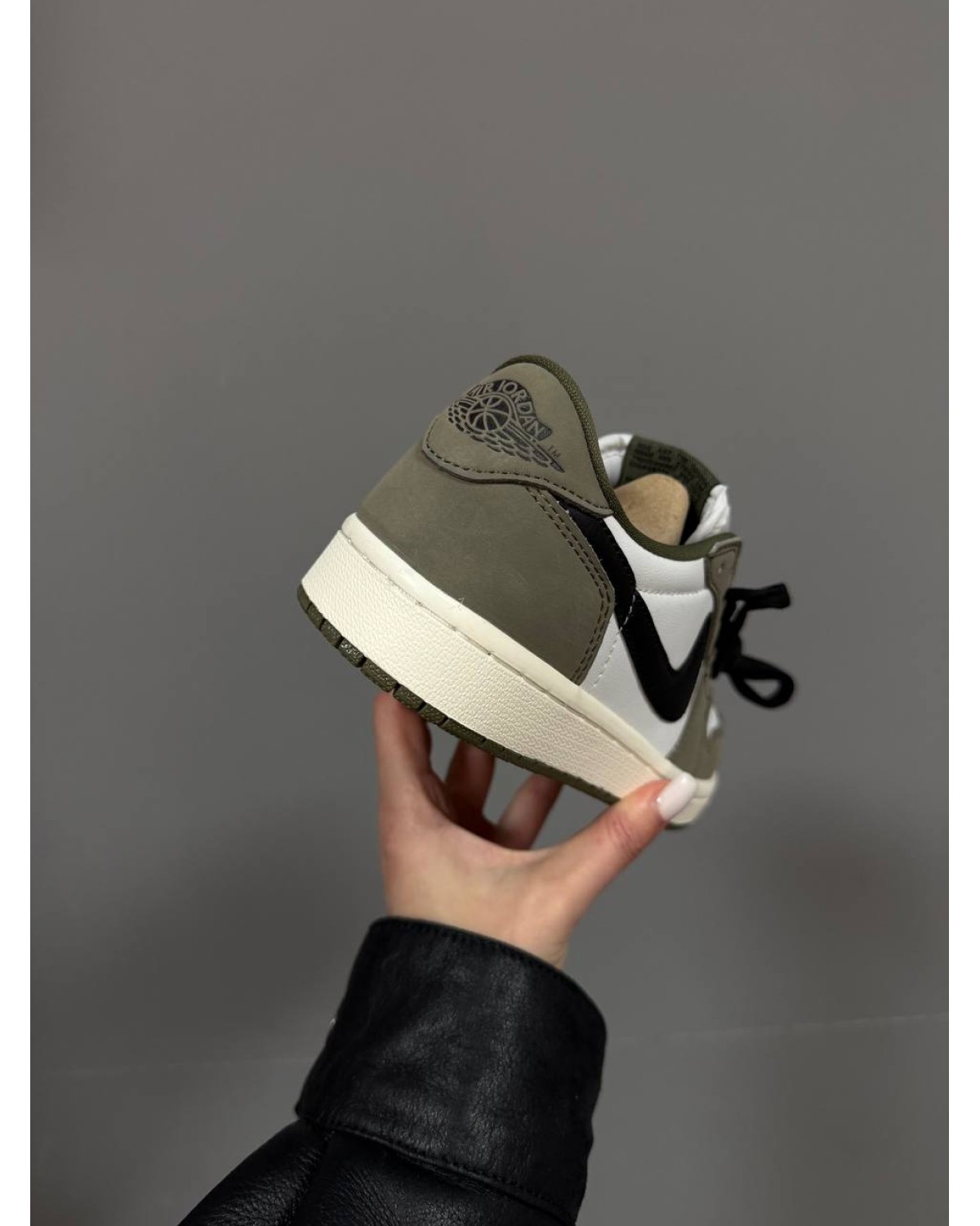 Air Jordan Retro 1 Medium Olive