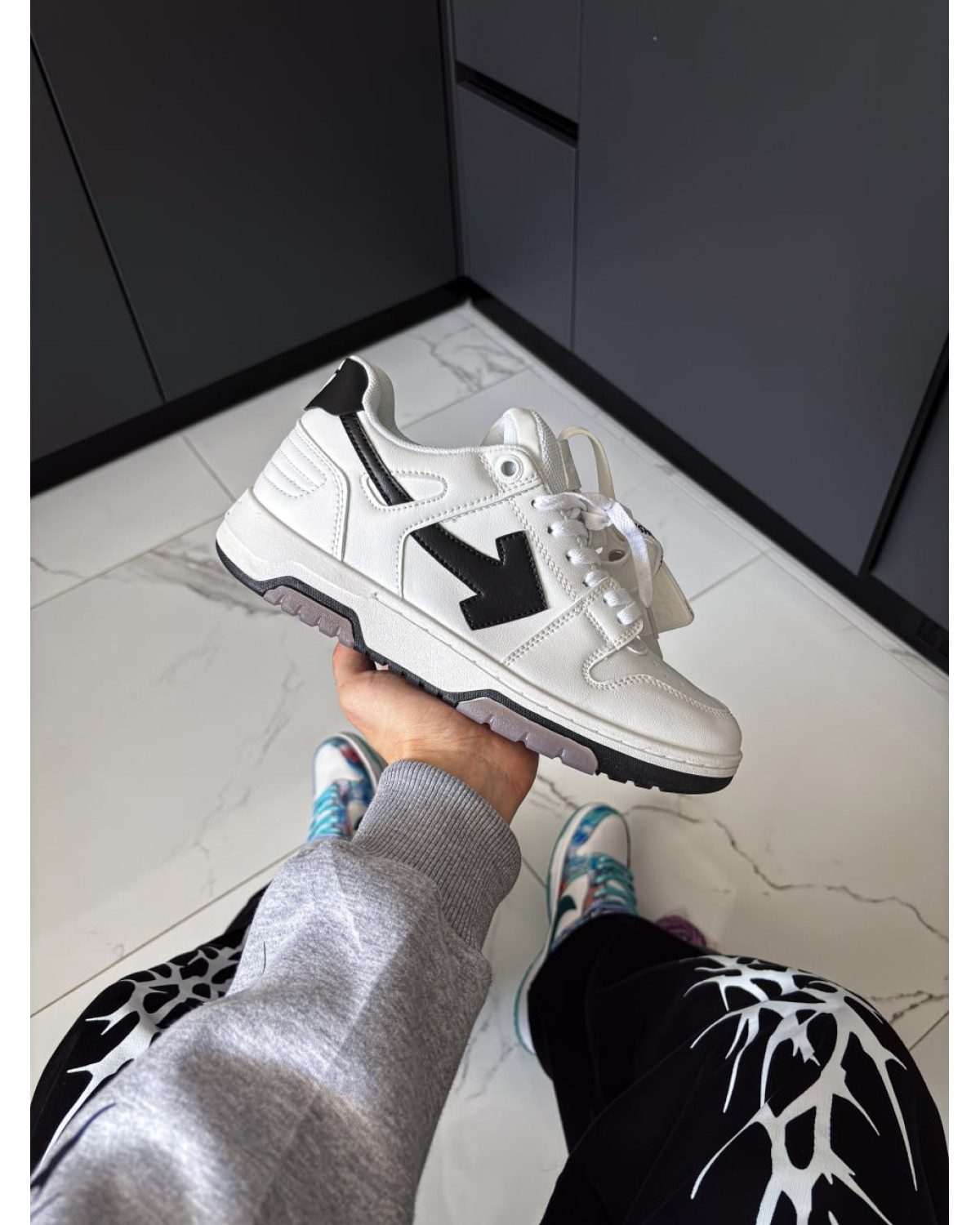 Off-White Out of Office Off-White Out of Office