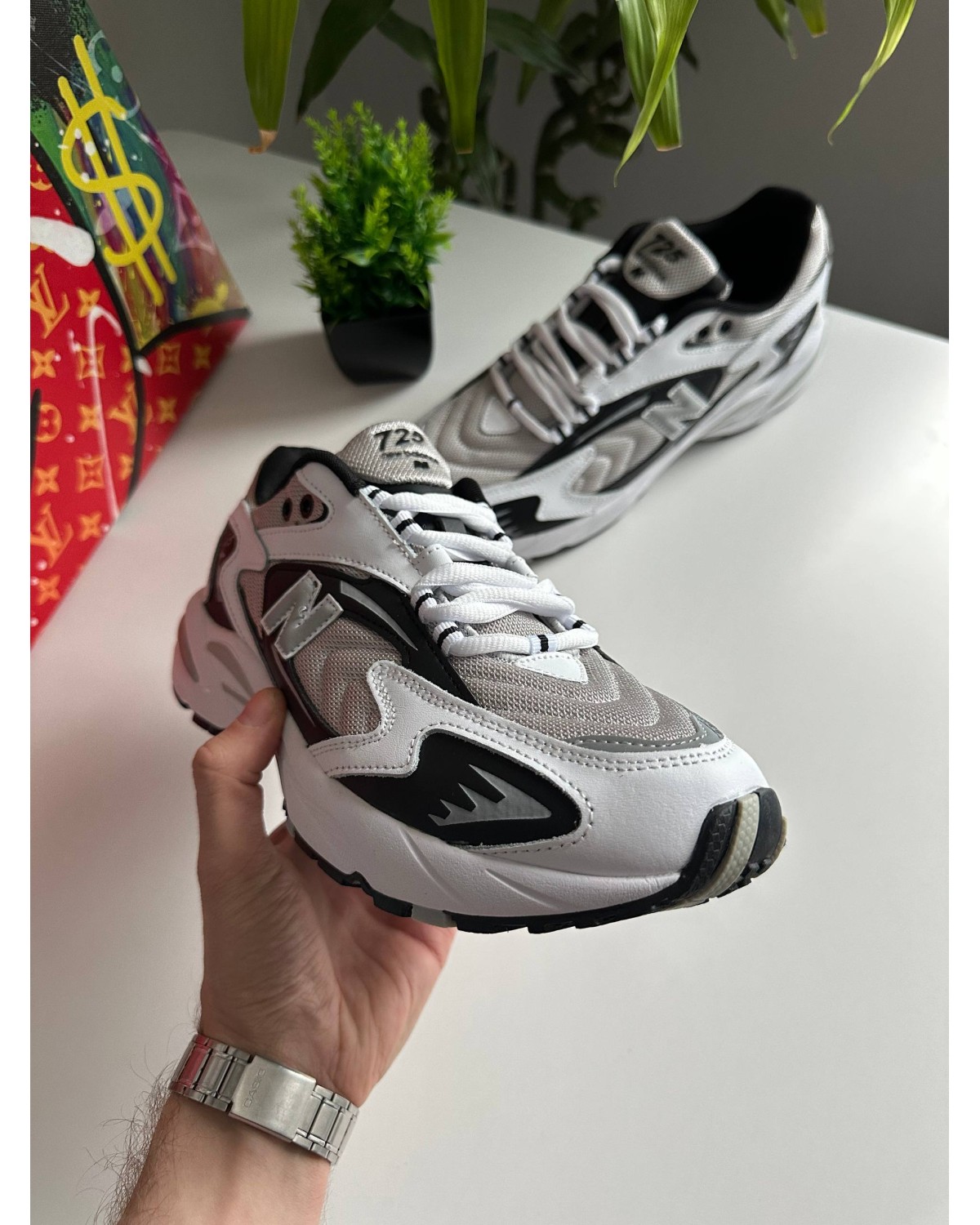 New Balance 725 White Grey Black