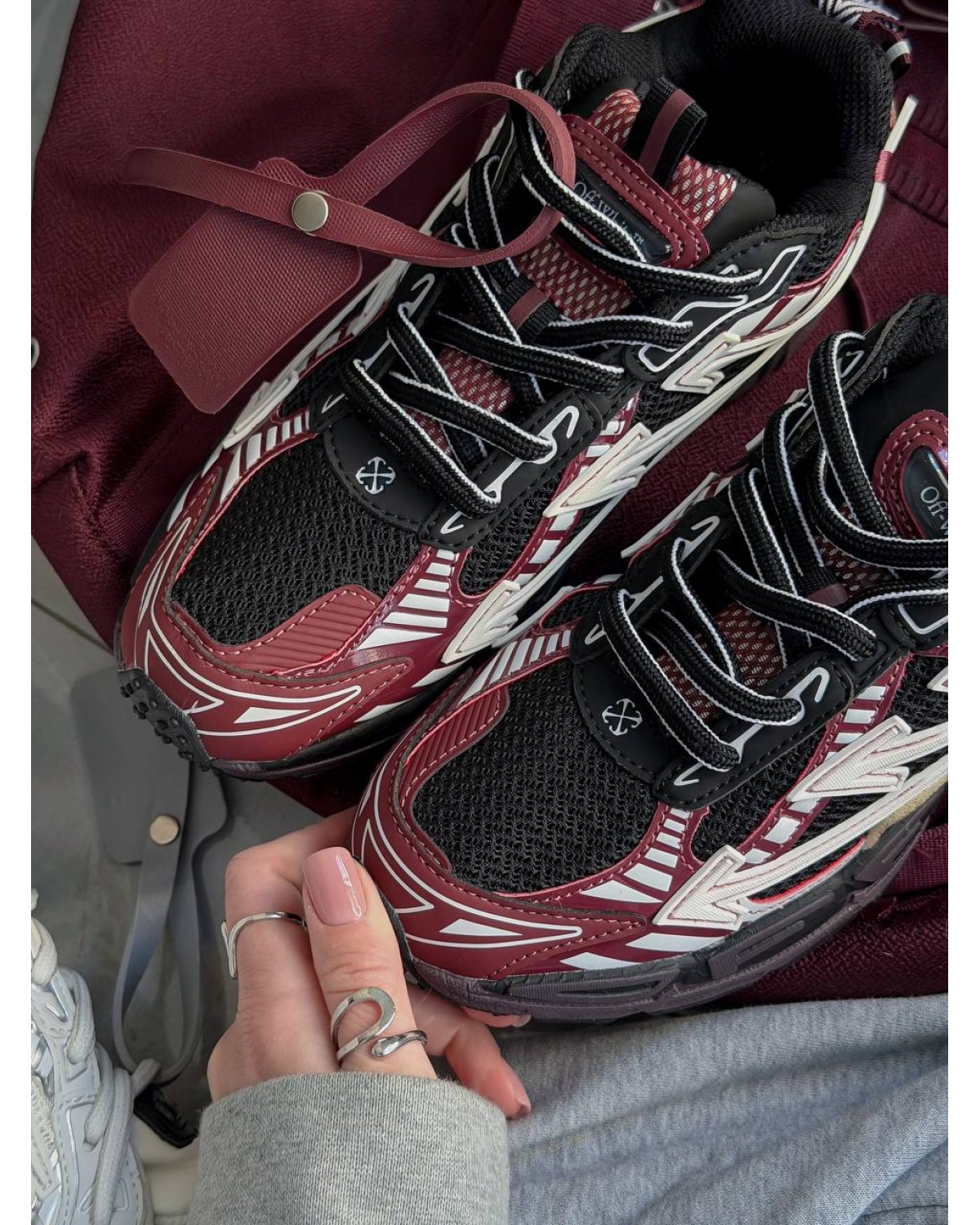 Off-White Right Back Burgundy