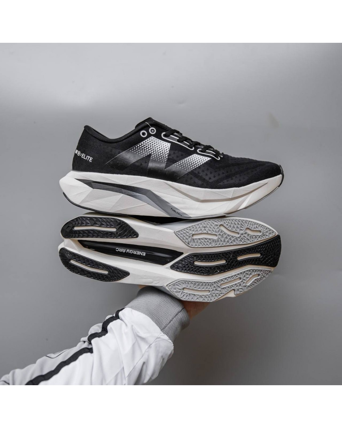 New Balance Elite V4