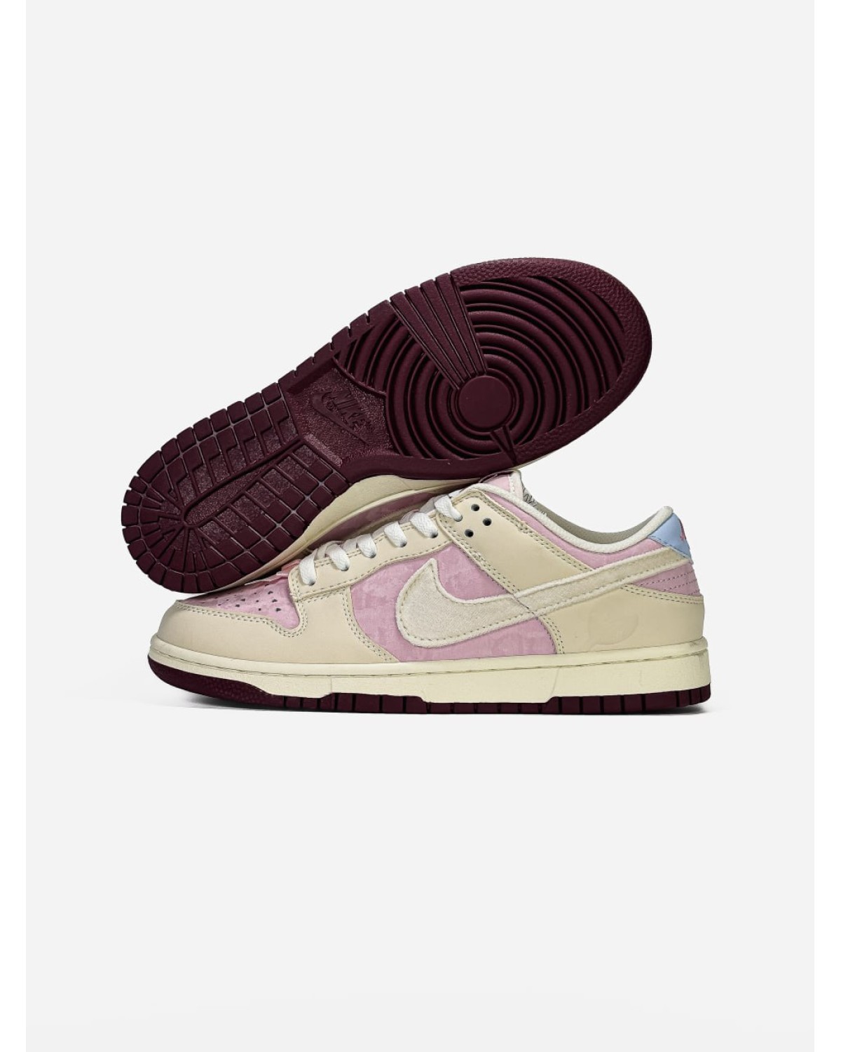 Nike Dunk Low «Valentine's Day»