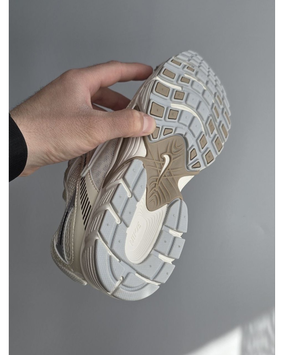 Nike V5 RNR Cream/Beige