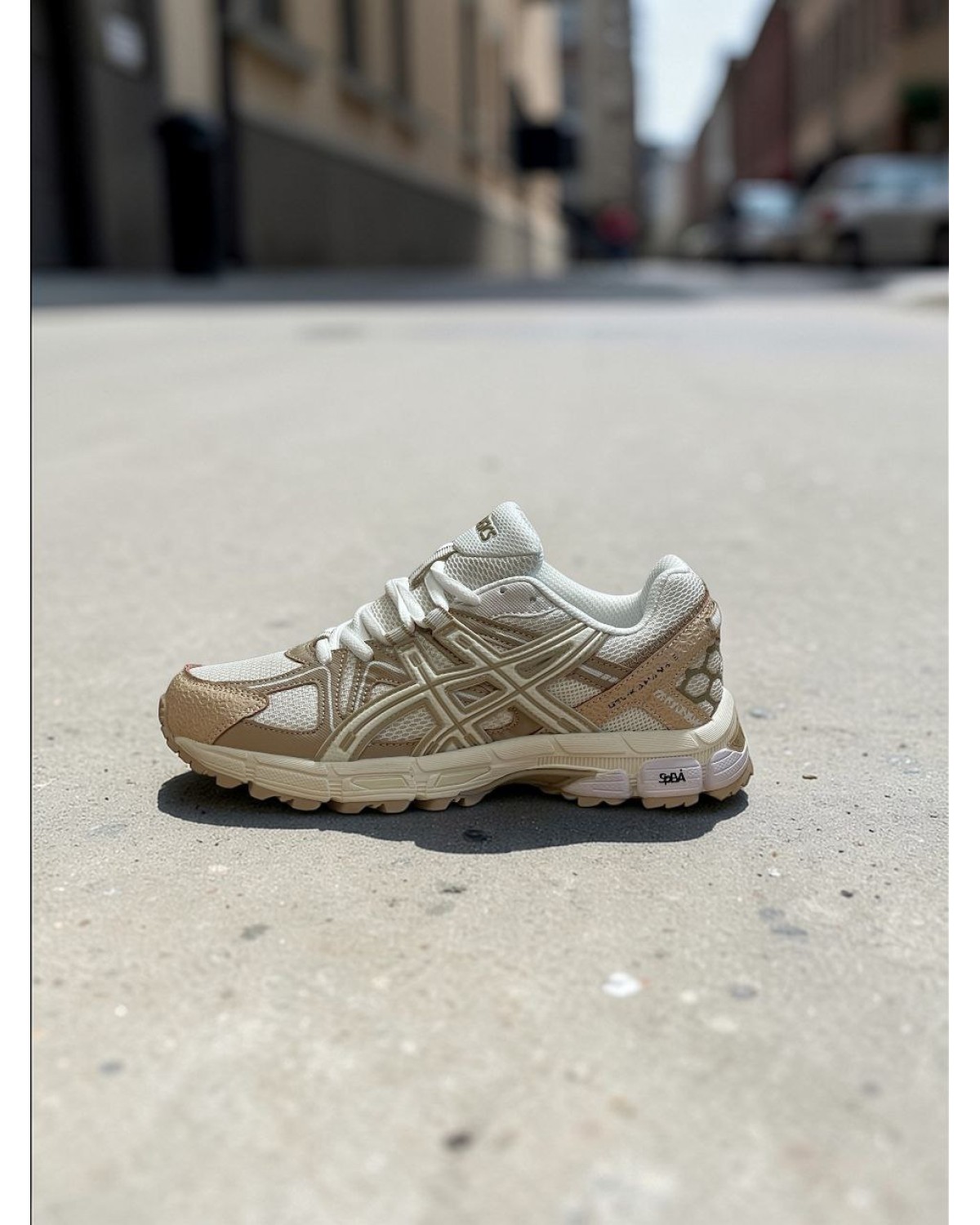 Asics Gel Kahana 8 Beige